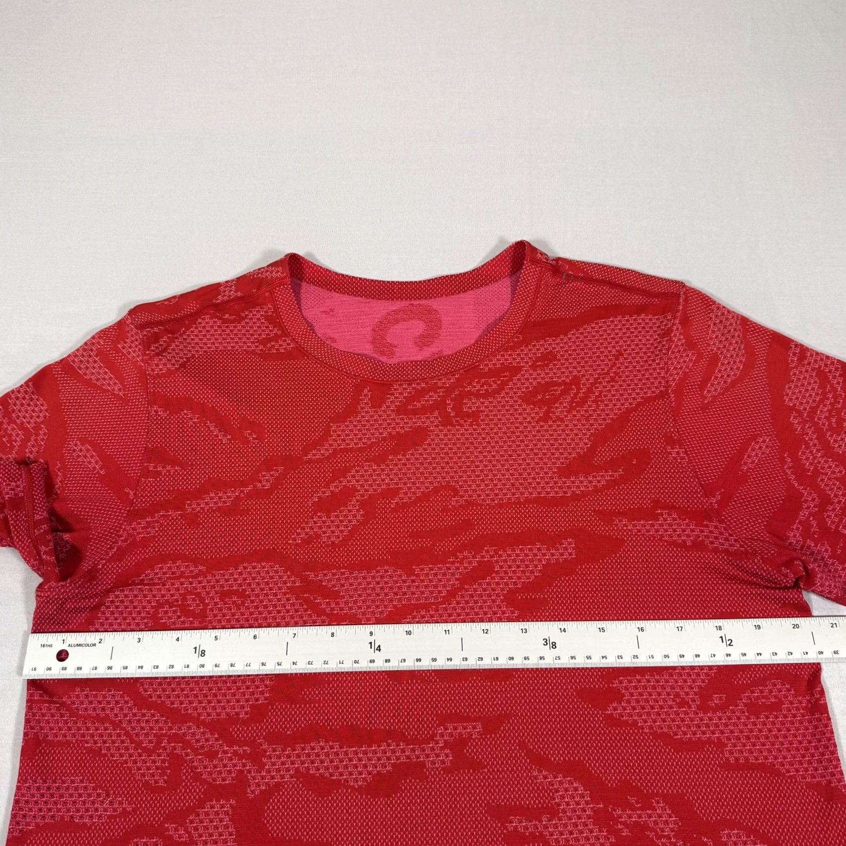 Lululemon Lululemon Shirt Mens L Red Canada Olympics Camo Seamless Performance T-Shirt Running Gym Training Yoga Size US L / EU 52-54 / 3 - 3 Thumbnail