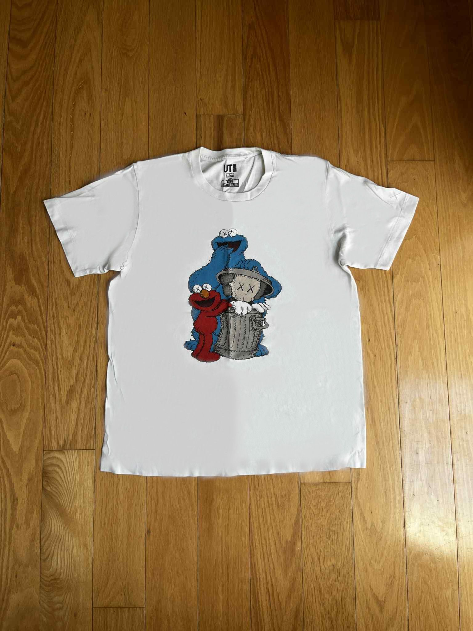 Kaws × Uniqlo Uniqlo x KAWS x Sesame Street Companion Trash Can T Shirt L Size US L / EU 52-54 / 3 - 1 Thumbnail