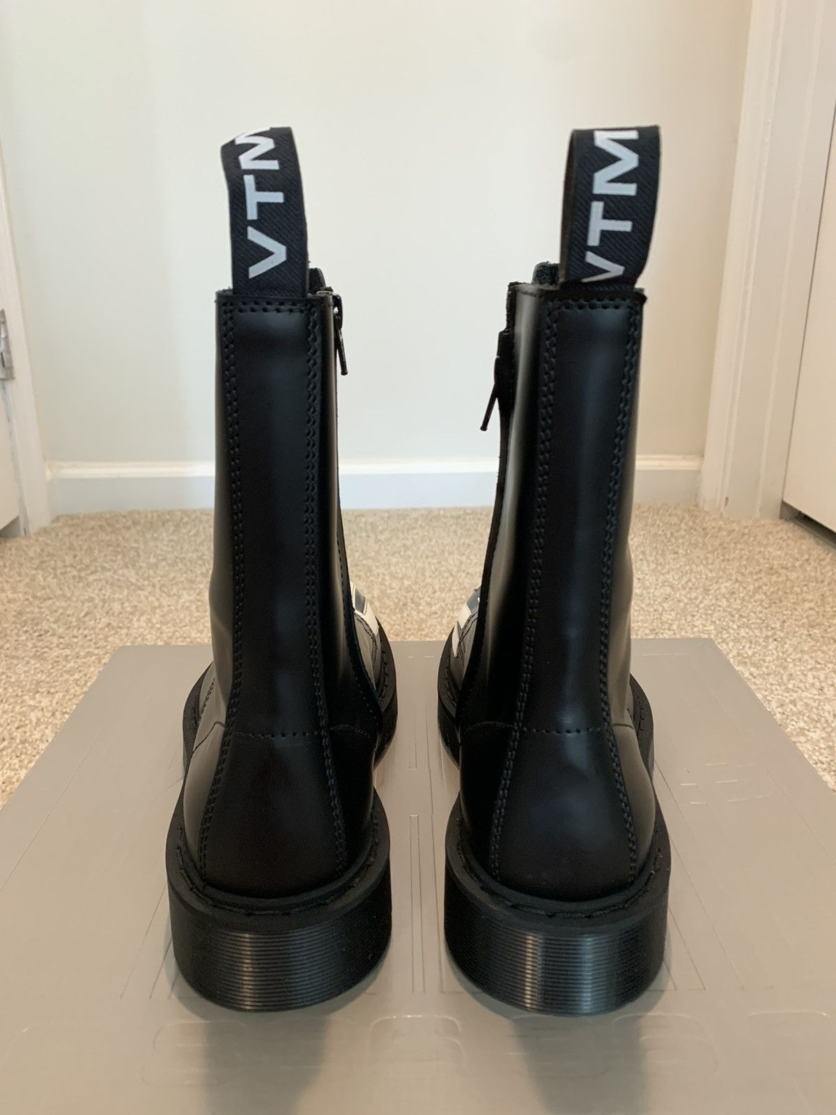 靴 Vetements FUCK OFF leather boots black VTMNTS Fuck Off Leather Army Boots in Black for Men | Lyst