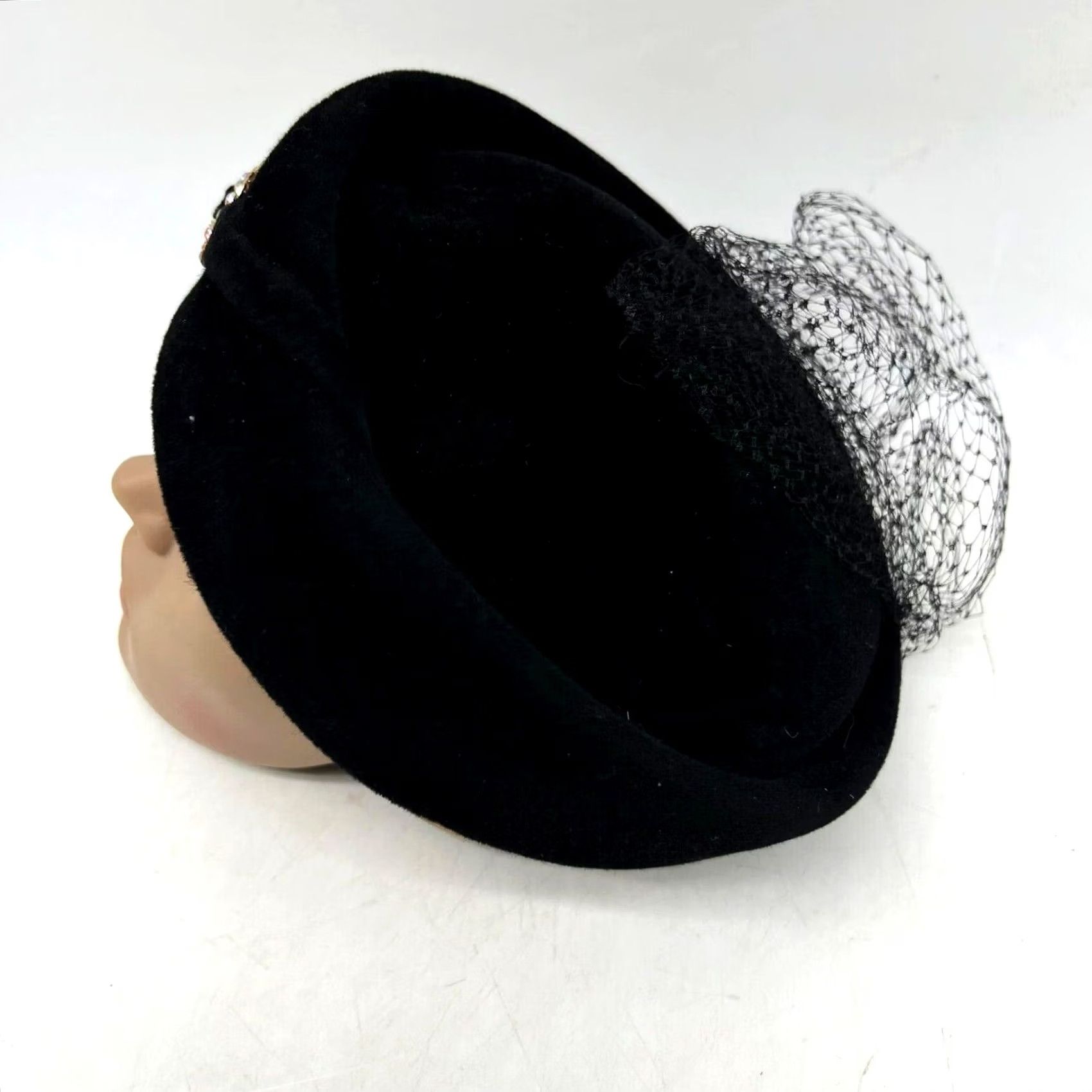 Velour VINTAGE Peach Bloom Pill Box Hat Womens Black 1960s Fur Rhinestone Veil 22.5 Size ONE SIZE - 4 Thumbnail