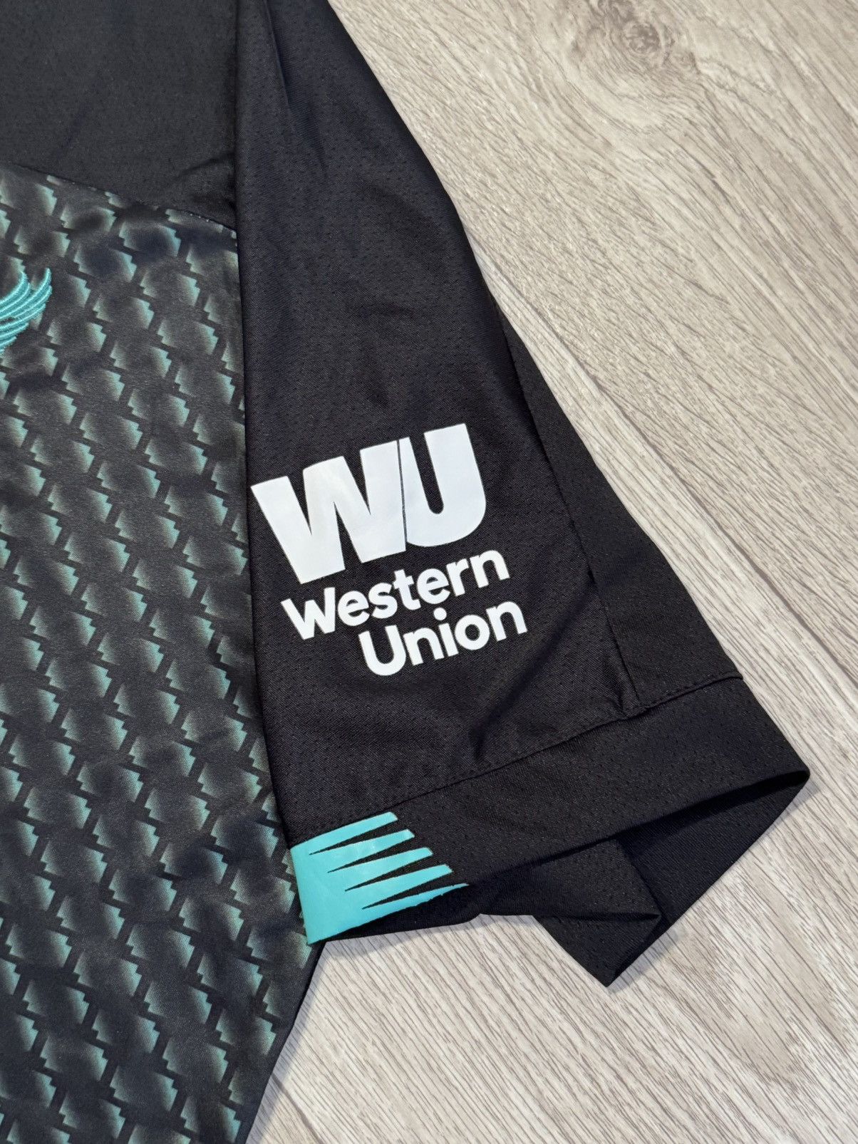 New Balance 🔷New Balance Liverpool 2019/20 Soccer jersey🔷 Size US L / EU 52-54 / 3 - 4 Thumbnail
