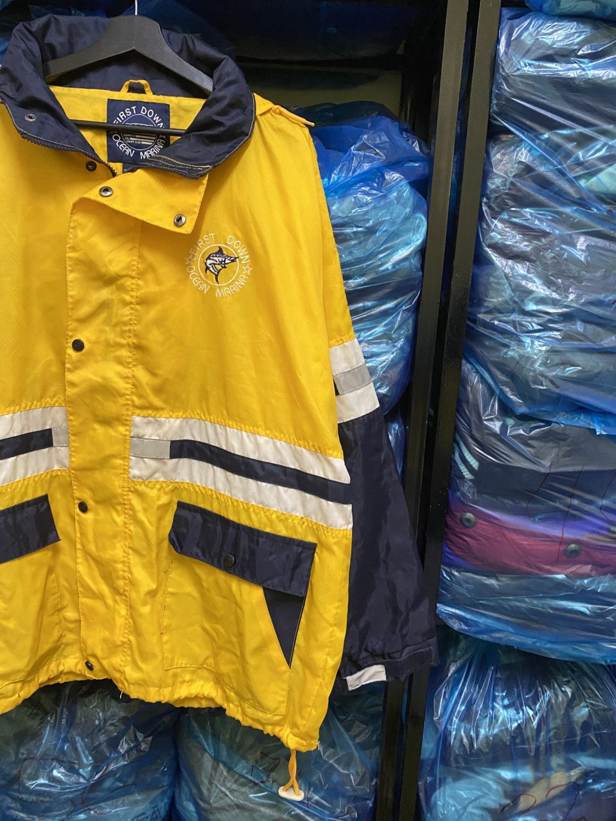 Vintage First Down Ocean Marina Sailing Jacket Yellow Nav Reflective Size US L / EU 52-54 / 3 - 6 Thumbnail