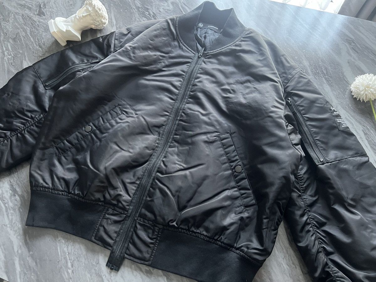 GU × Undercover Undercover x GU : Bomber Jacket Freedom Noise Size US M / EU 48-50 / 2 - 6 Thumbnail