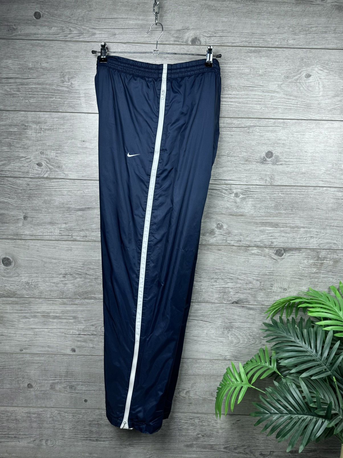 Japanese Brand Nike Vintage Casual Pants Drill Y2K style Size L Size US 34 / EU 50 - 1 Thumbnail