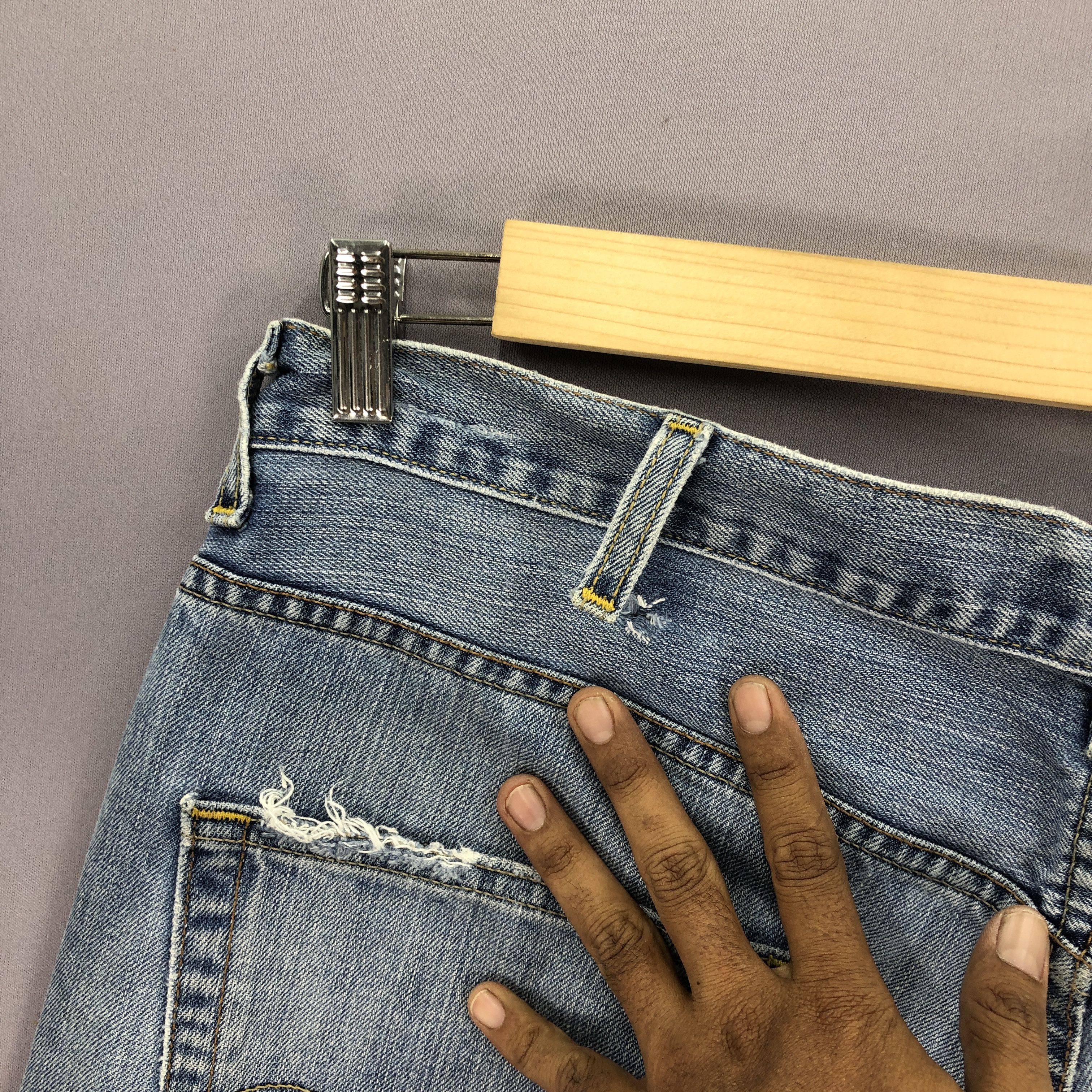 Levi's Vintage Levis 569 Baggy Jeans Levi's Faded Ligh Wash Denim Size US 40 / EU 56 - 8 Thumbnail