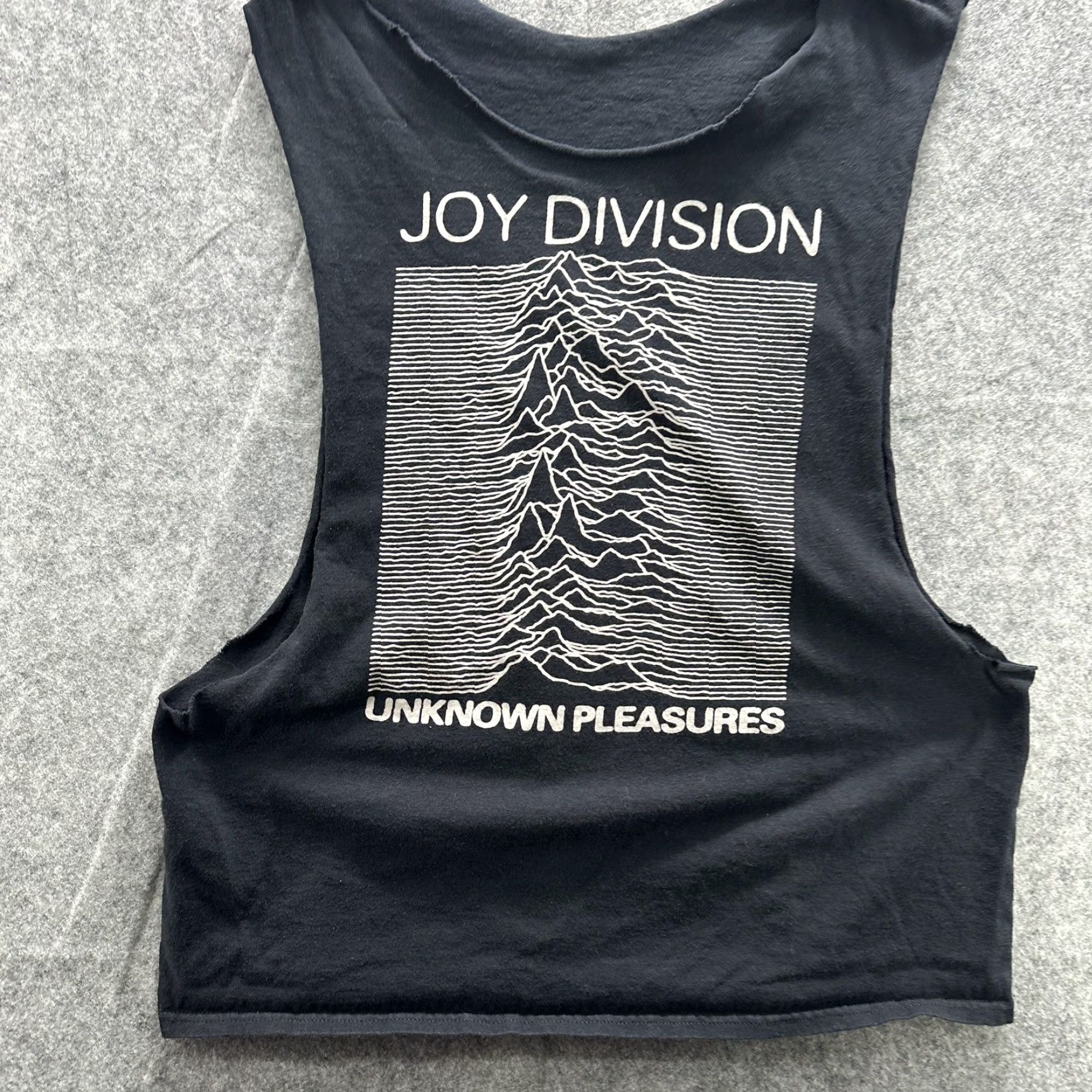 Pleasures VINTAGE Joy Division Shirt Men M Unknown Pleasures Tank Top Sleeveless Black Unknown Pleasures Graphic Punk Grunge Mens M Size US M / EU 48-50 / 2 - 2 Thumbnail