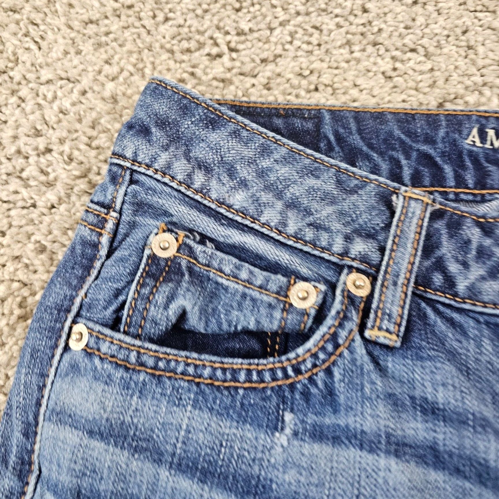 American Eagle Outfitters American Eagle Boy Fit Jeans Women's 0 Light Wash Straight Button Fly Blue 28x26 Size 28" / US 6 / IT 42 - 3 Thumbnail