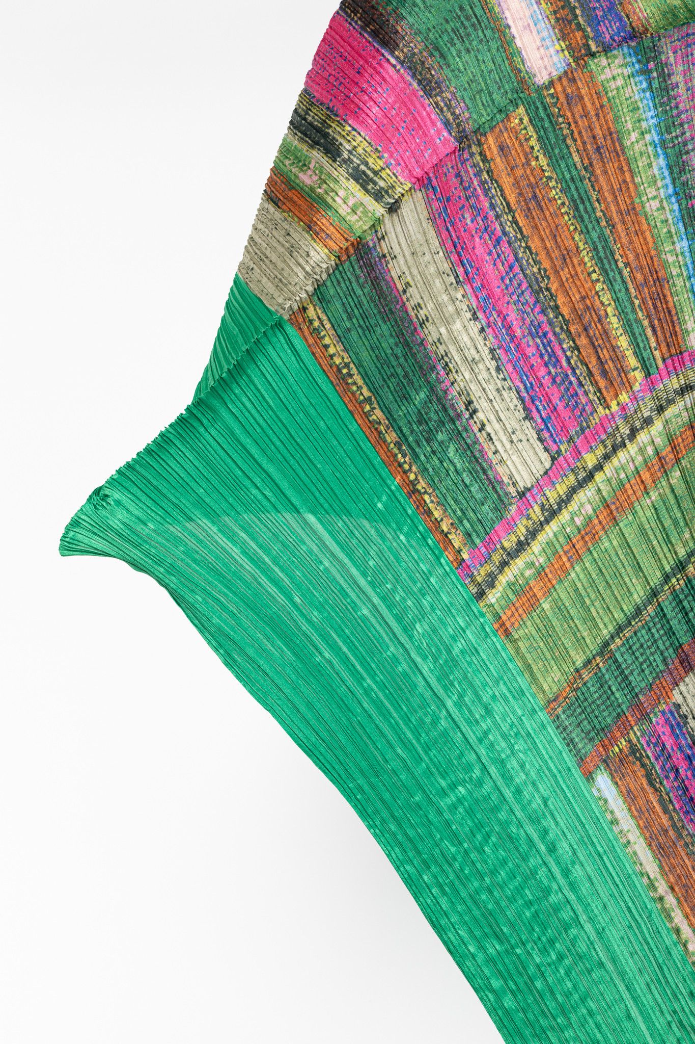 Pleats Please Issey Miyake Pleats Please Issey Miyake Green & Pink Abstract-Print Shawl Size ONE SIZE - 6 Thumbnail
