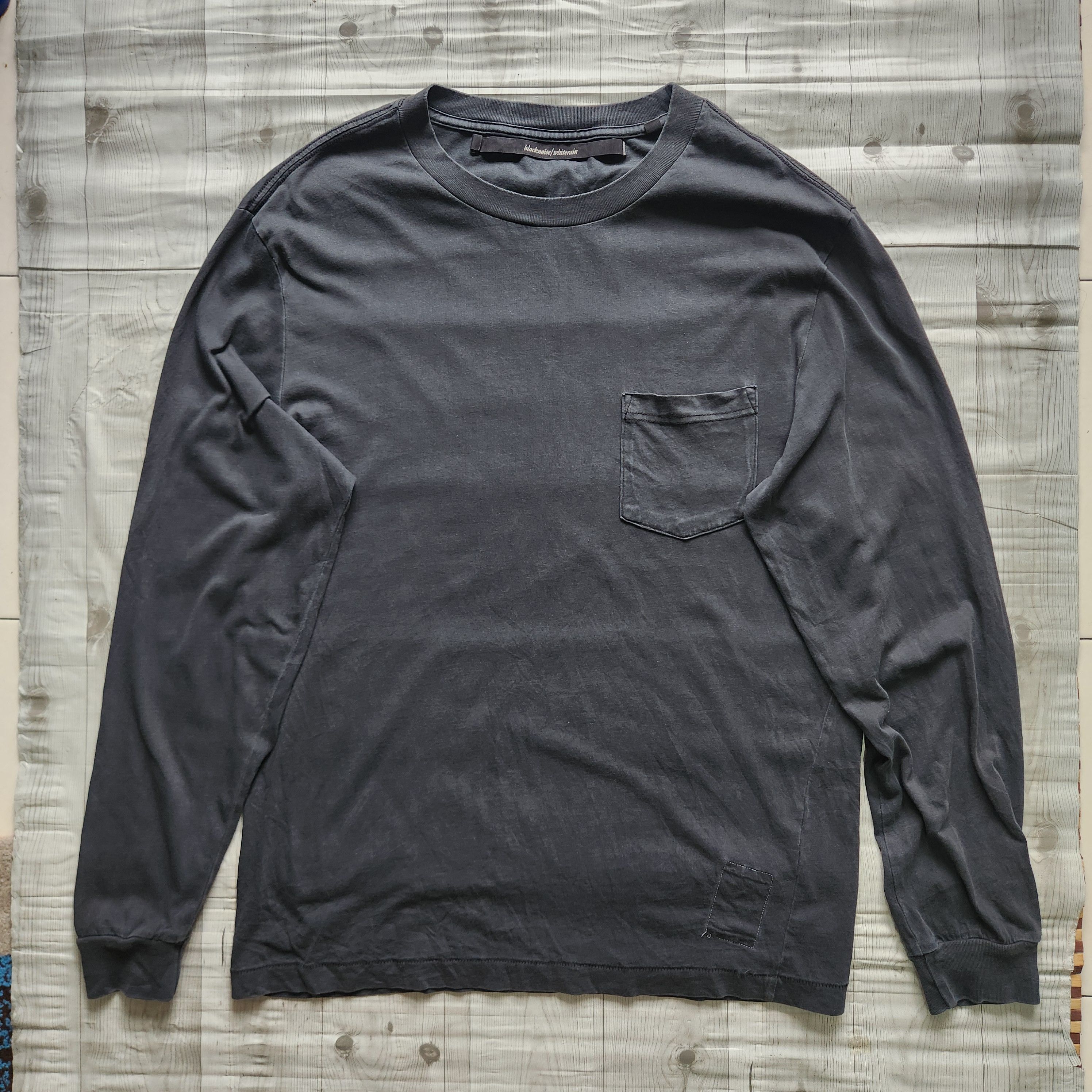 Black Noise White Rain Black Noise White Rain Plain Black TShirt Size US L / EU 52-54 / 3 - 1 Thumbnail