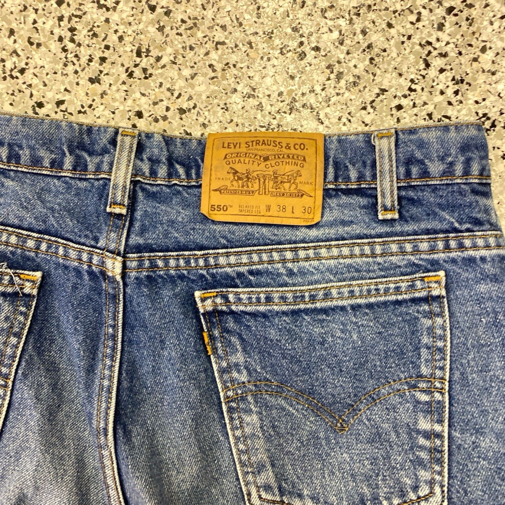 Levi's VINTAGE Levi's 550 Jeans Relaxed 38x30 35x29 Blue Denim Mens Made in USA 90s Distressed Pockets 5-Pocket Design Jeans Size US 38 / EU 54 - 5 Thumbnail