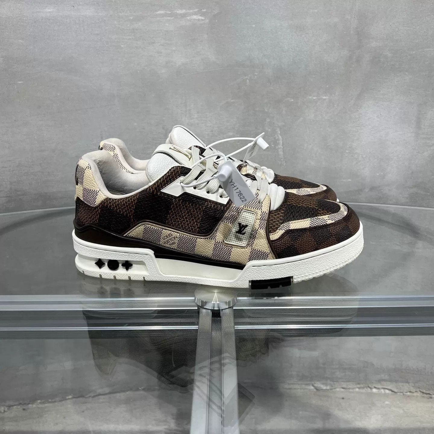 Louis Vuitton LV Trainer Brown Monogram UK6.5 (40.5) YH17621 Size US 7.5 / EU 40-41 - 4 Thumbnail