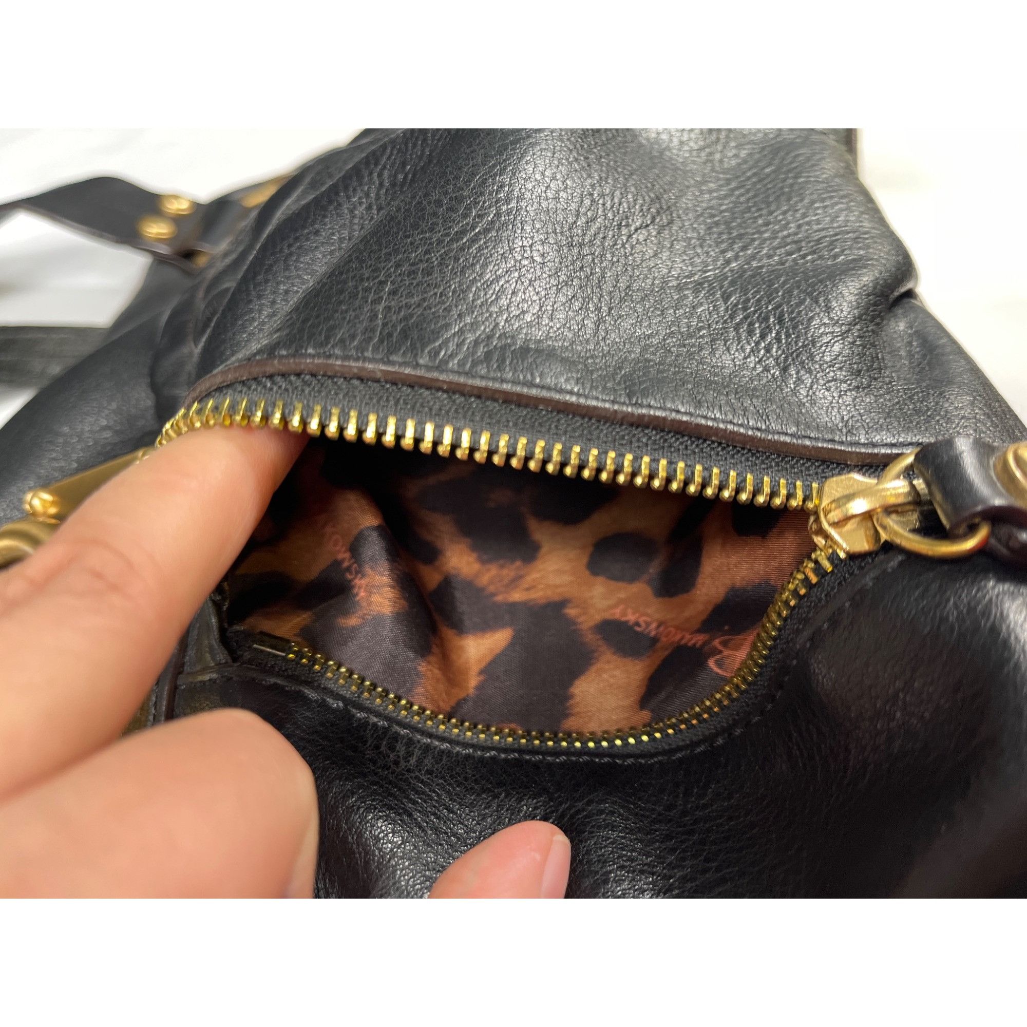 Designer B. Makowsky Womens Black Leather Handbag With Gold Tone Hard Size ONE SIZE - 9 Thumbnail