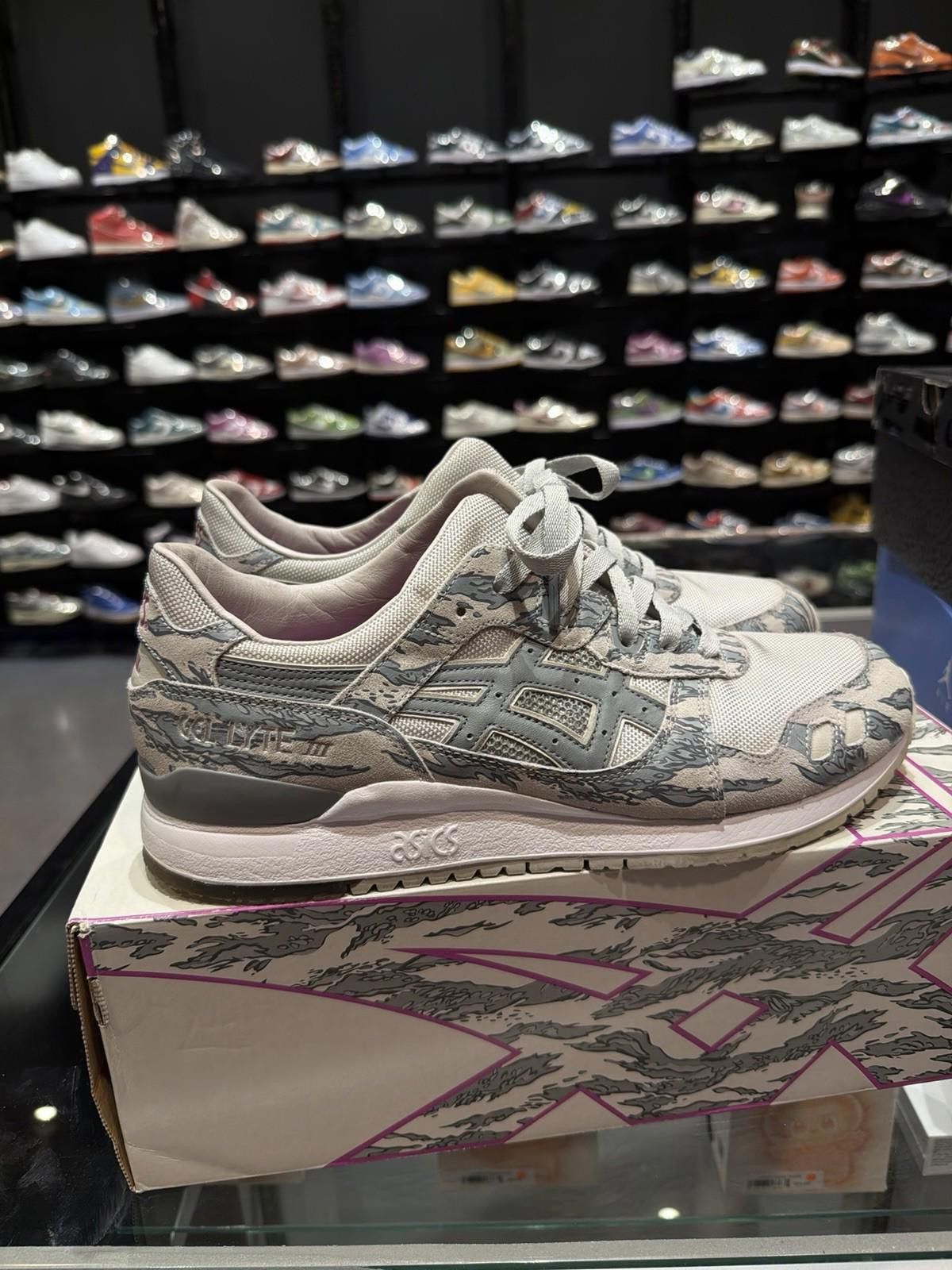 Asics atmos × Solebox × Asics Gel-Lyte III Grey Grey 11.5 Size US 11.5 / EU 44-45 - 3 Thumbnail
