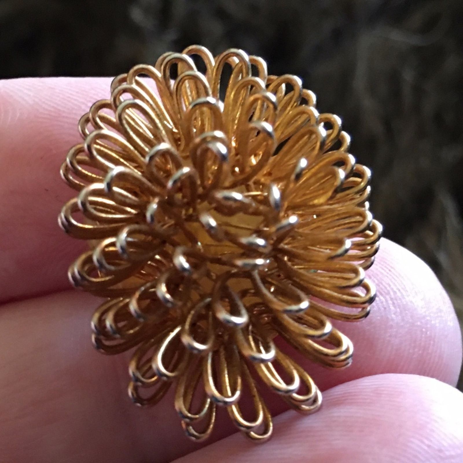 Vintage Vintage gold tone pine cone pierced earrings Size ONE SIZE - 3 Thumbnail