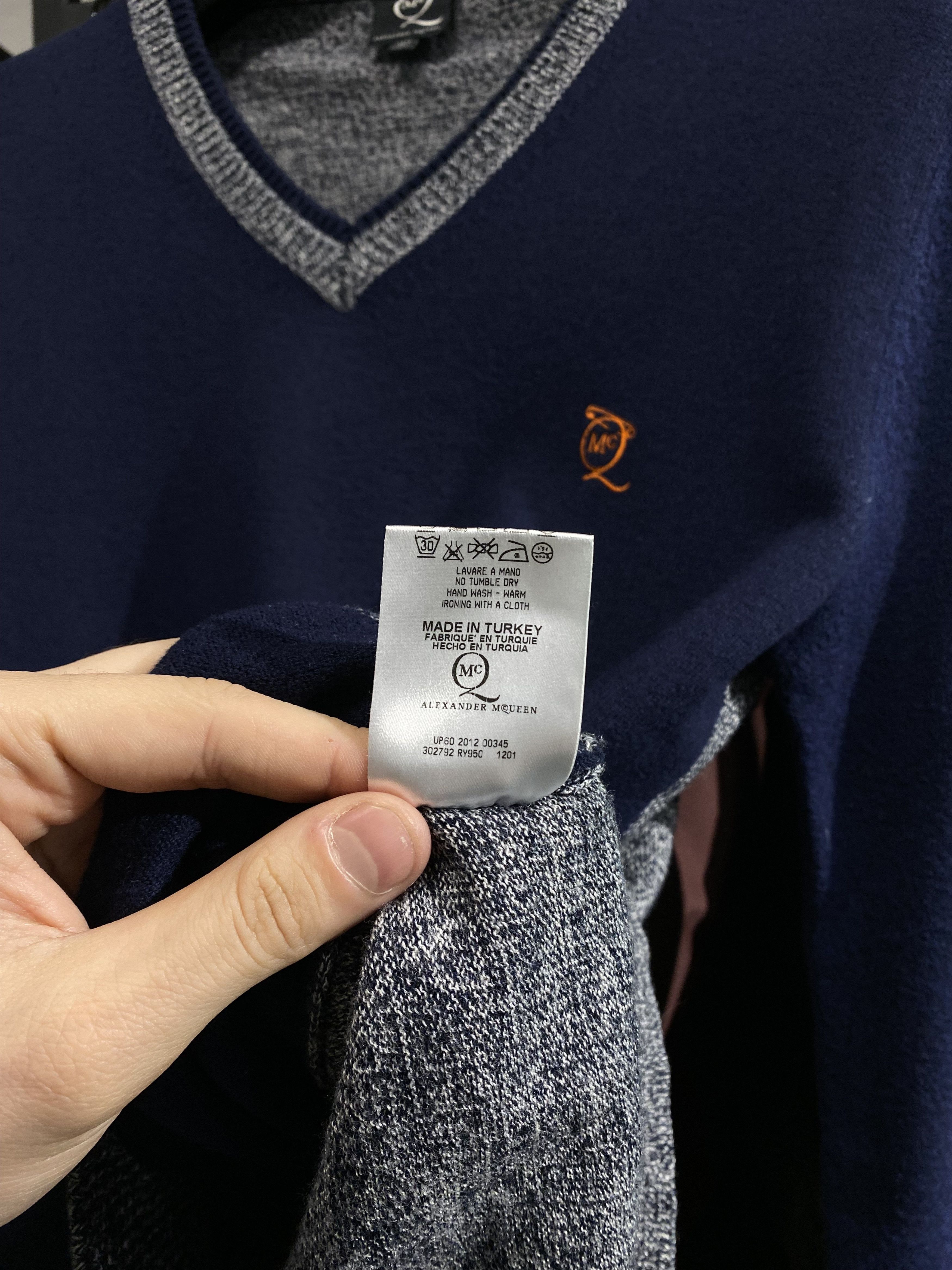 Alexander McQueen Vintage Alexander Mcqueen wool V sweater ss12 size L Size US L / EU 52-54 / 3 - 9 Thumbnail