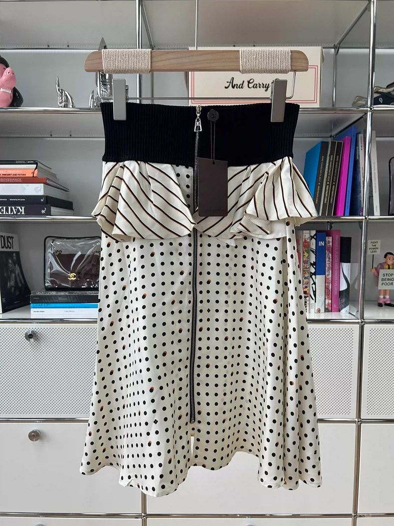Louis Vuitton Louis Vuitton Beige polka-dot paneled ruffled mulberry sil Size 35" - 1 Thumbnail