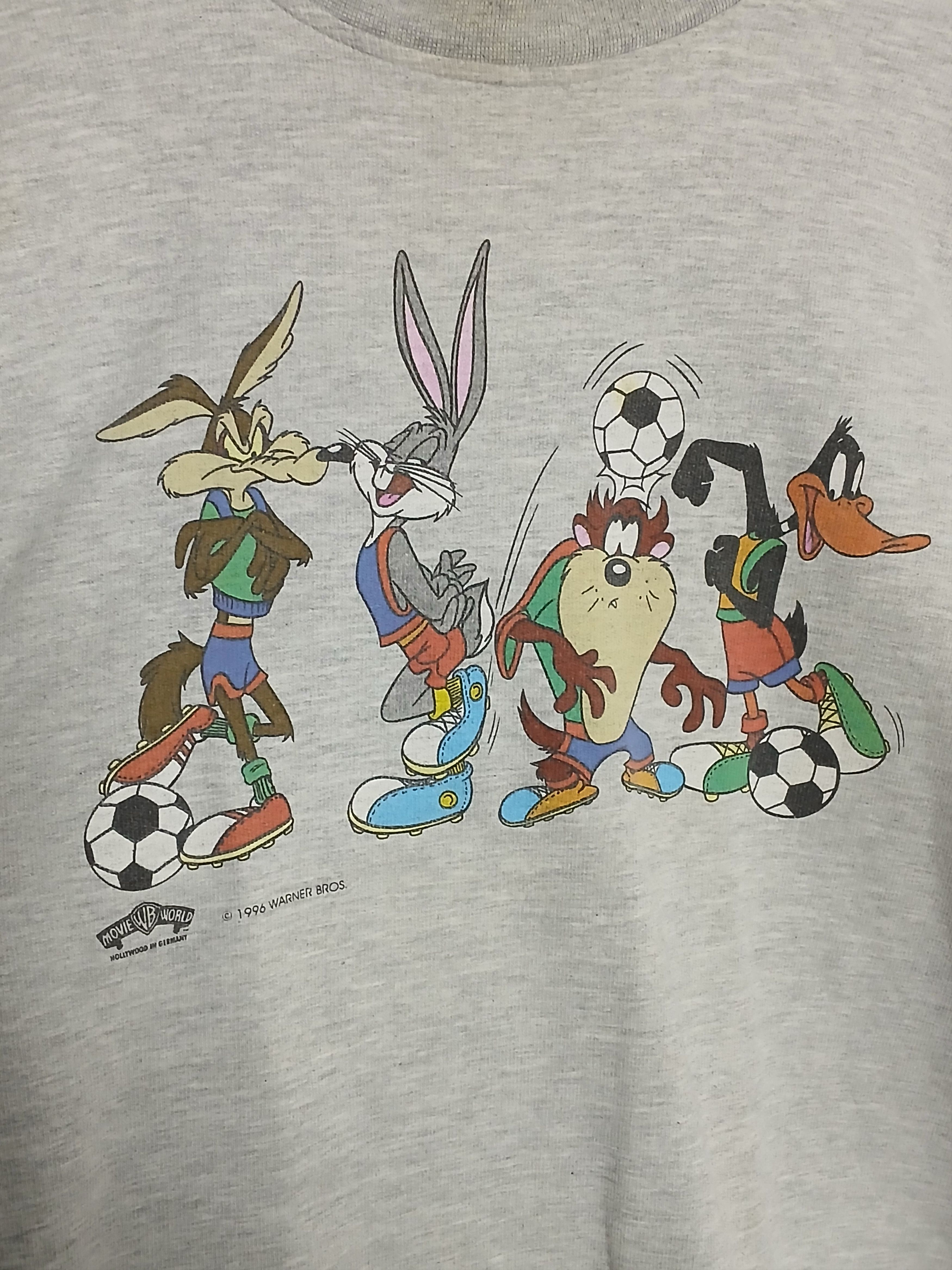 Vintage × Warner Bros Vintage 1996 Looney Tunes Football Sweatshirt Size US L / EU 52-54 / 3 - 3 Thumbnail