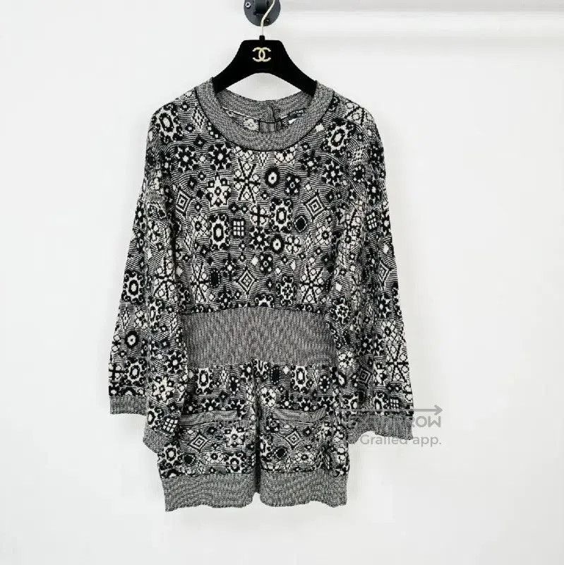Chanel Chanel Gray Long Sleeve Sweater for Women . Size M / US 6-8 / IT 42-44 - 1 Thumbnail