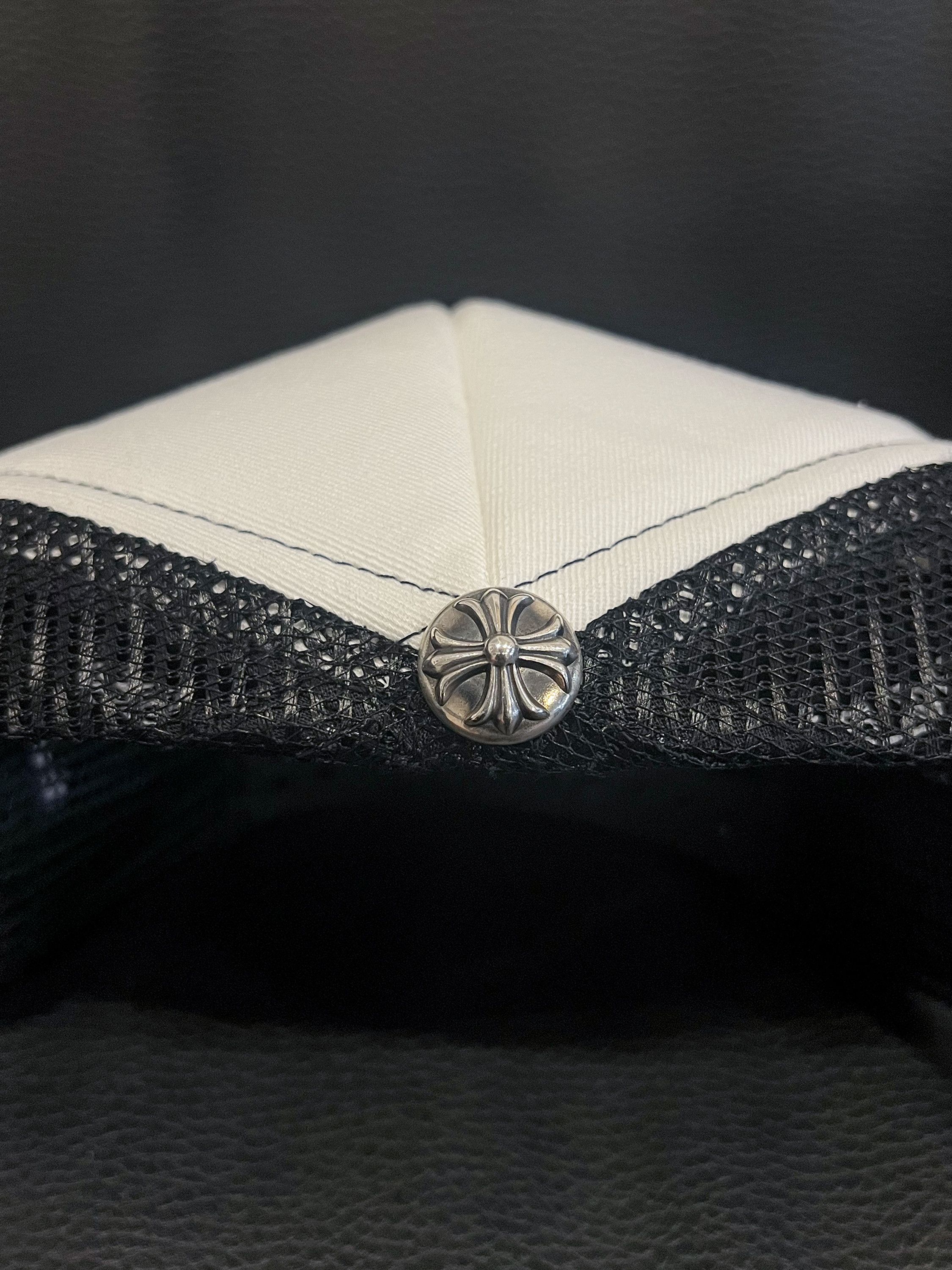 Chrome Hearts Chrome Hearts Trucker Mesh Cap with CH Patch Cross Blk/Wht Size ONE SIZE - 3 Thumbnail