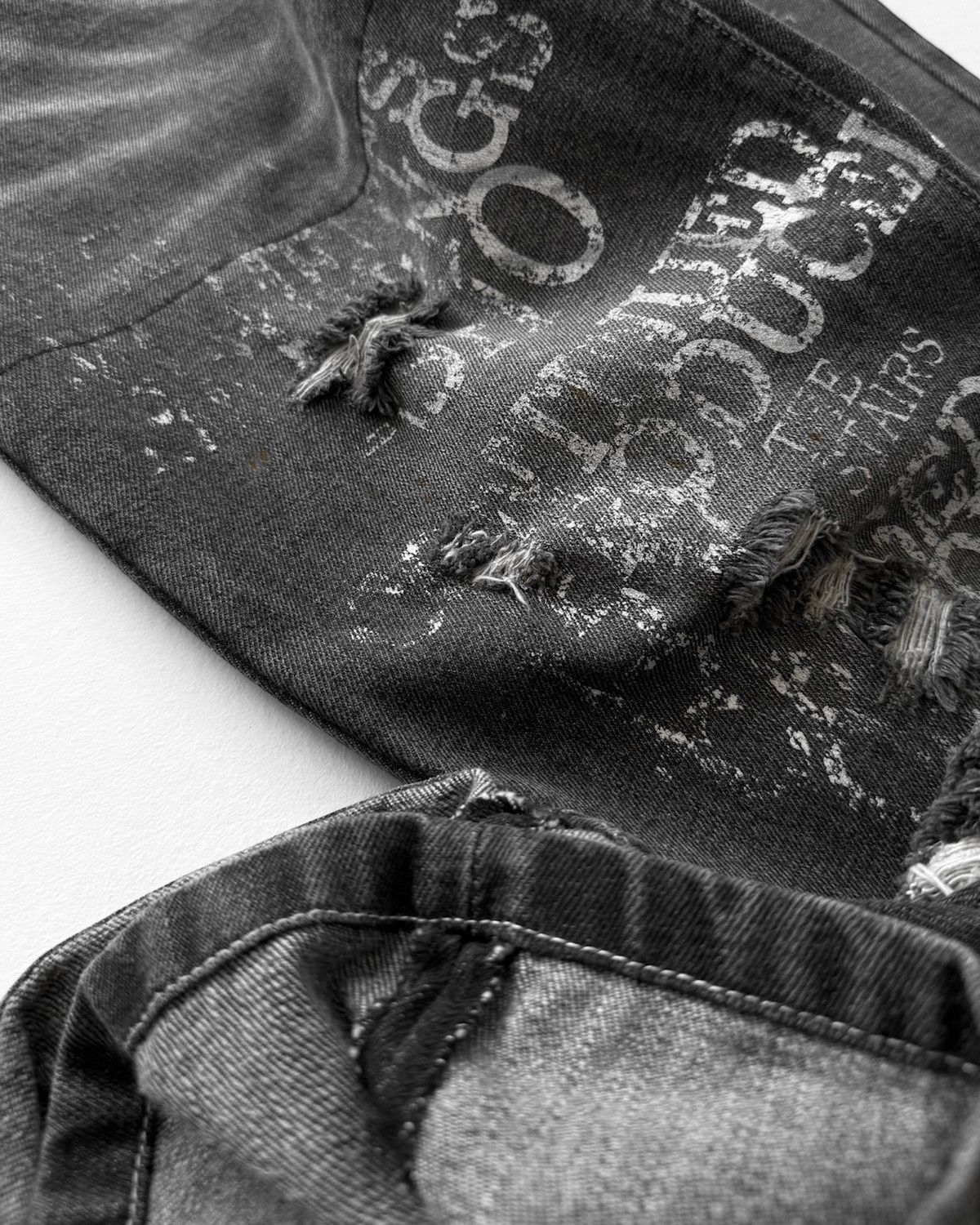 BERNINGS SHO BERNINGS-SHO DISTRESSED FLARE JEANS Size US 29 - 9 Thumbnail