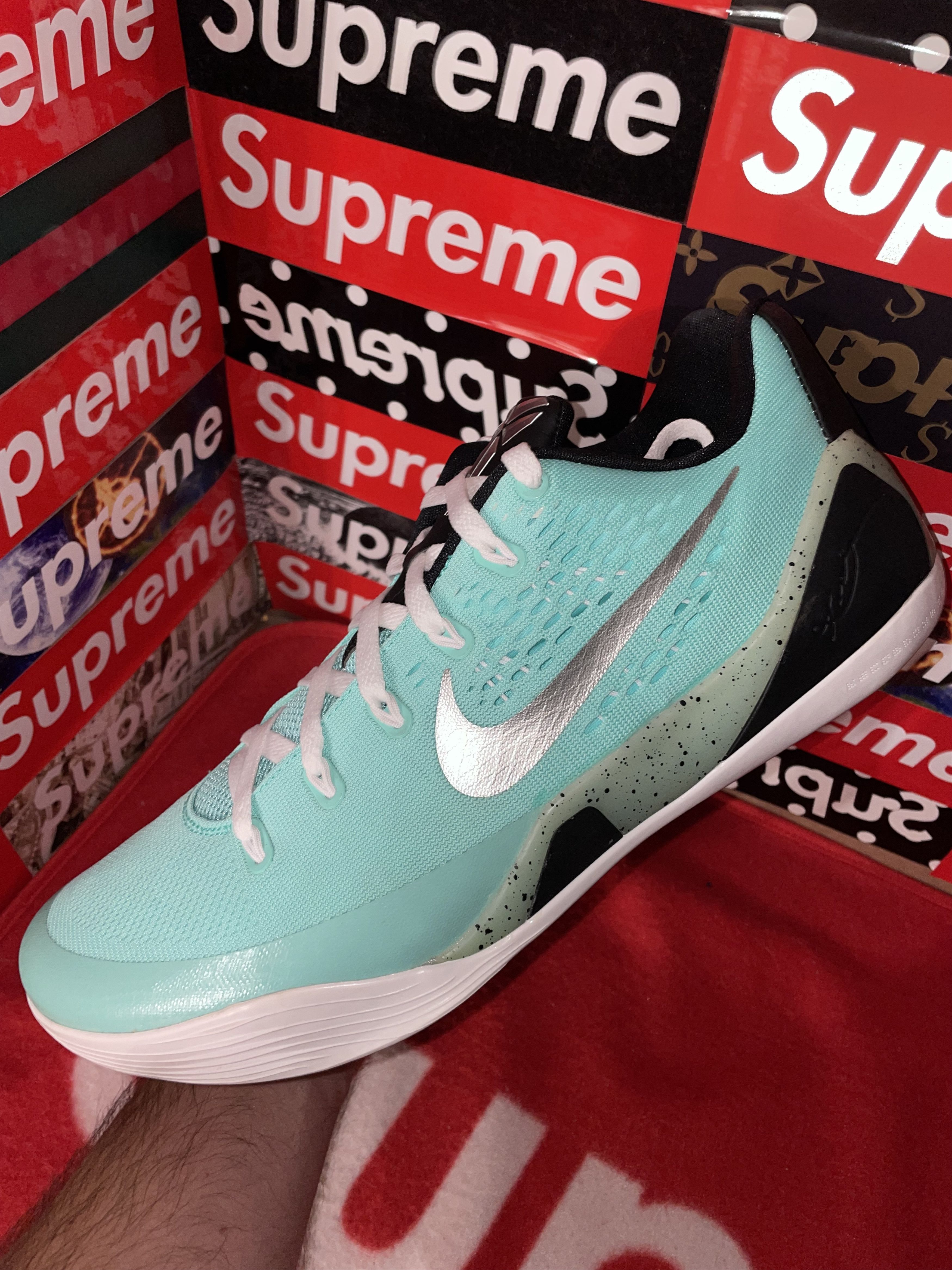 Nike Nike Zoom Kobe 9 IX NikeID ID ‘Tiffany’ 688501-991 size 12.5 Size US 12.5 / EU 45-46 - 7 Thumbnail