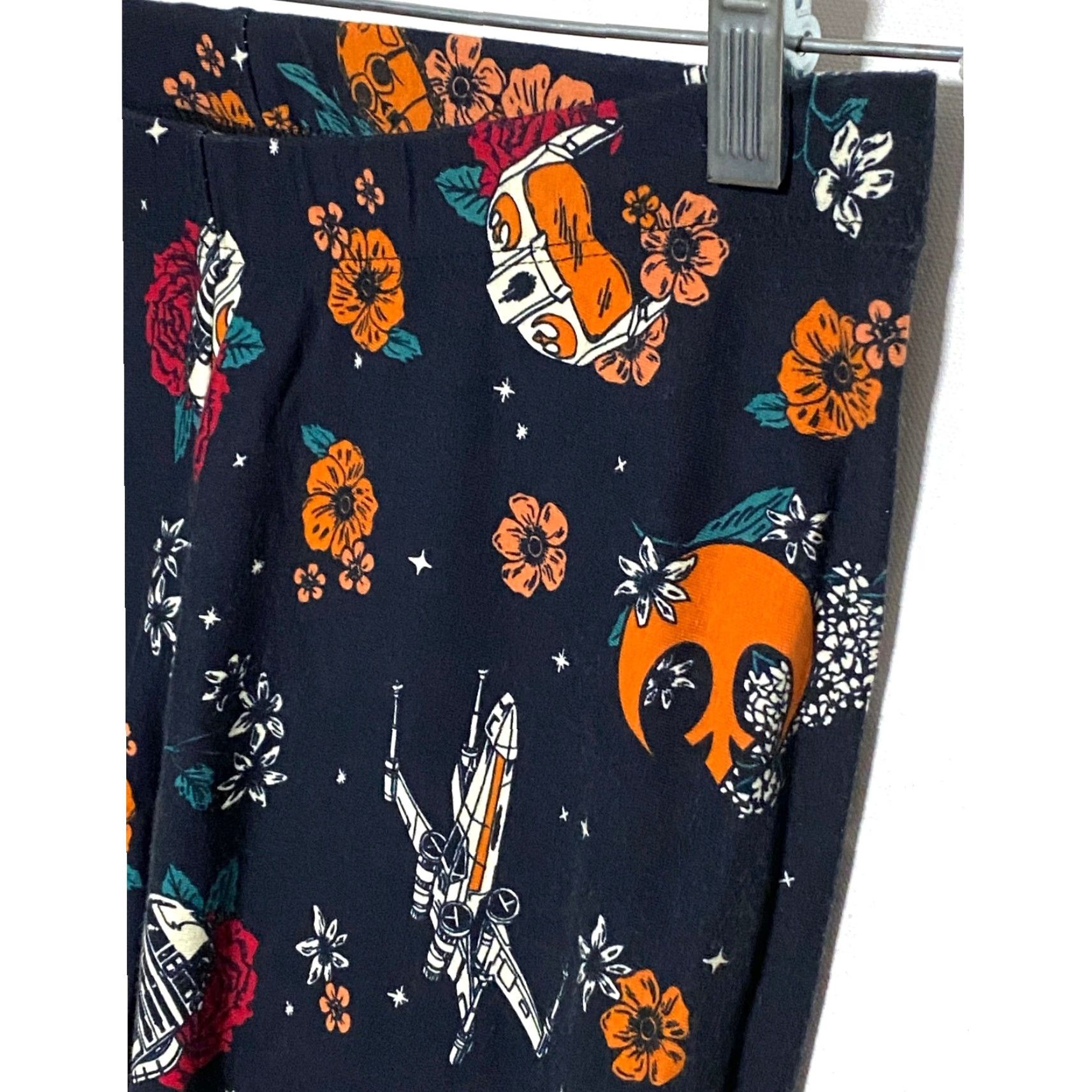 Vintage VINTAGE Her Universe Star Wars Tattoo Leggings 00 Stretch USA Space Floral Athleisure Leggings Womens Size 24" / US 00 / IT 34 - 2 Thumbnail