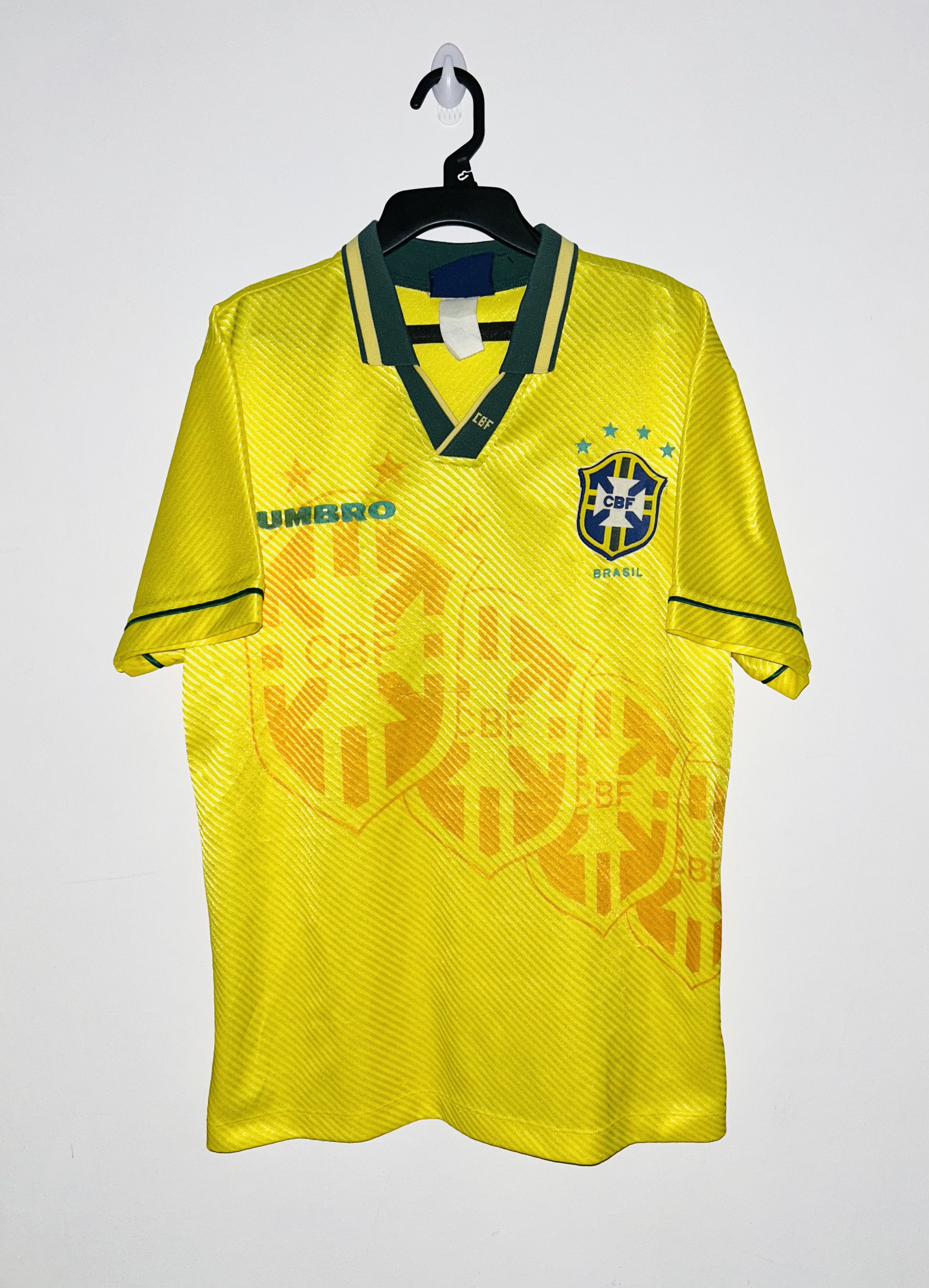 Umbro Brazil 1994 Home jersey Size US L / EU 52-54 / 3 - 1 Thumbnail