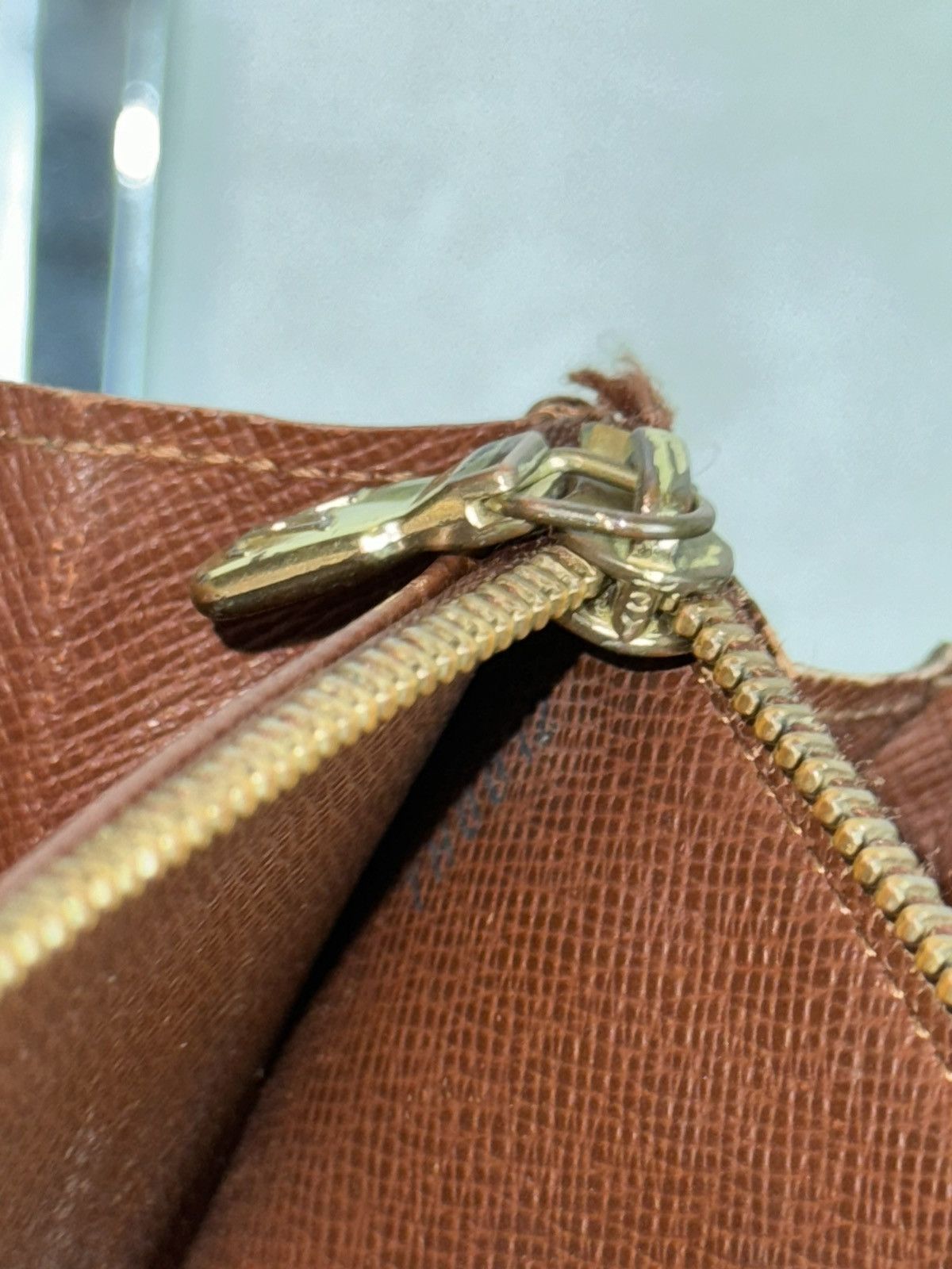 Louis Vuitton Vintage mini leather bag Louis Vuitton LV original item Size ONE SIZE - 5 Thumbnail