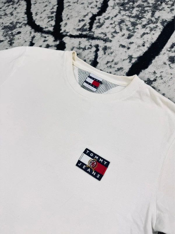 Tommy Hilfiger Vintage Tommy Hilfiger white logo boxy t-shirt S Size US S / EU 44-46 / 1 - 4 Thumbnail