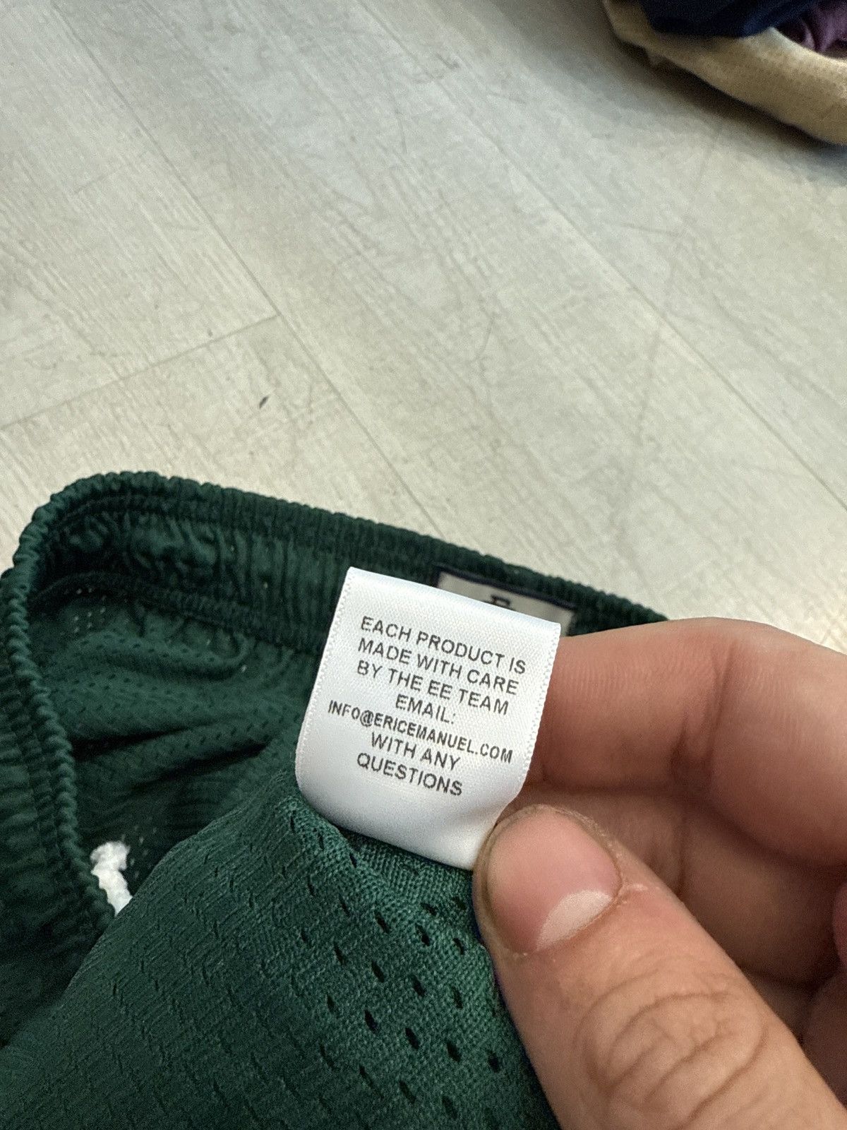 Eric Emanuel × NFL Eric Emanuel x NFL eagles green shorts Size US 36 / EU 52 - 4 Thumbnail