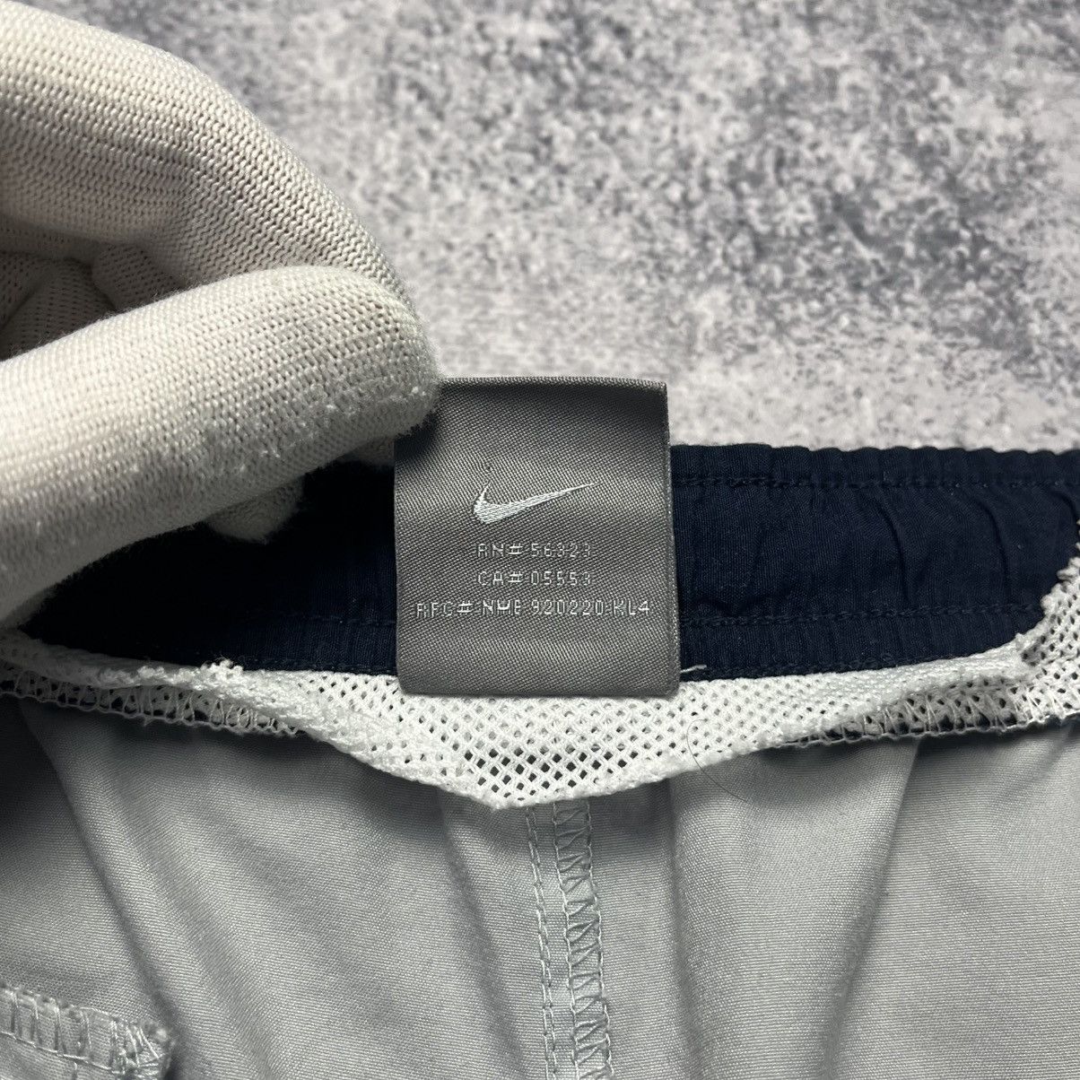 Nike Vintage 90s Nike Swoosh Nylon Shorts Small Logo Streetwear Size US 34 / EU 50 - 5 Thumbnail