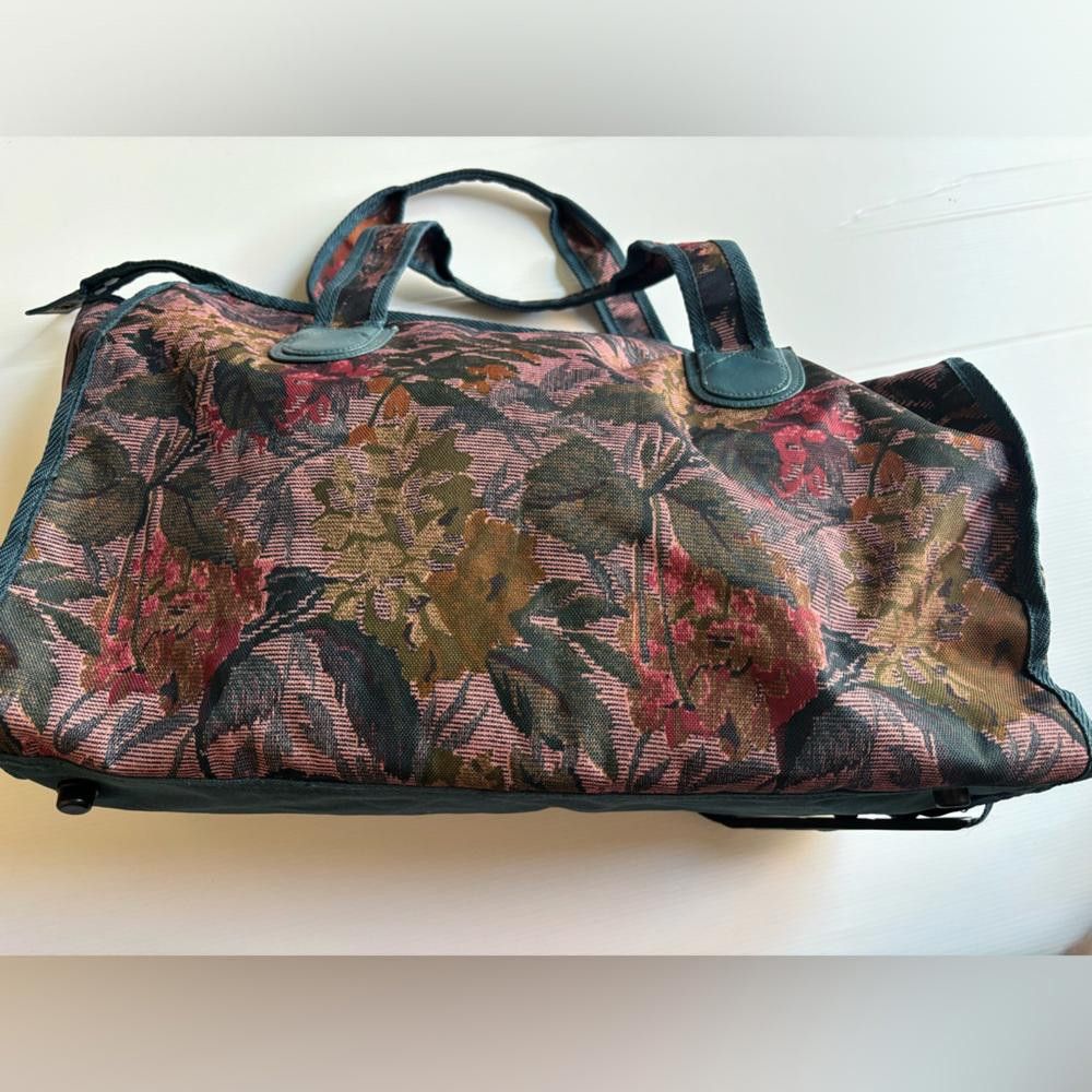 Designer Vintage Needlepoint Duffle Bag Size ONE SIZE - 2 Thumbnail