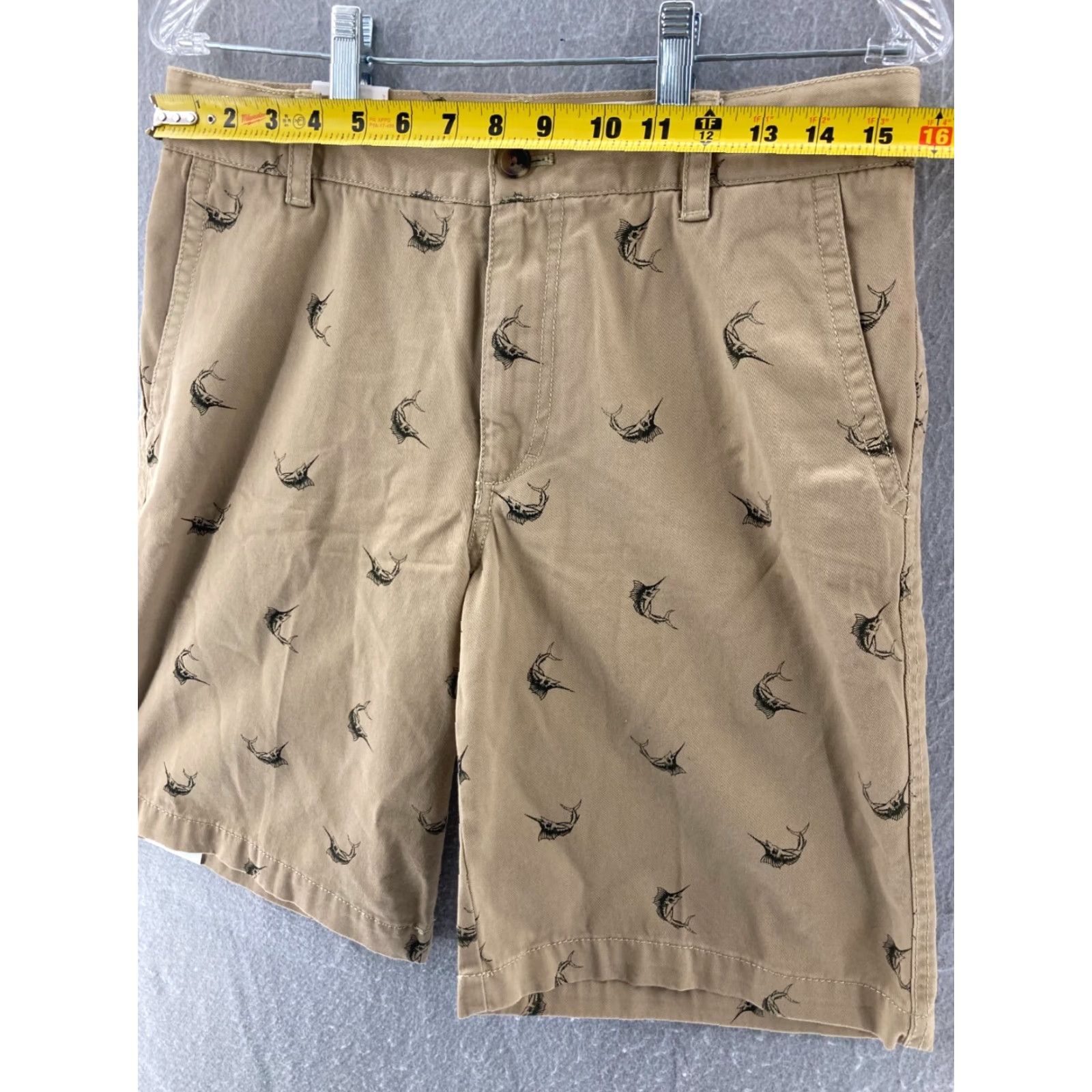 Izod IZOD Shorts Mens 30 x 10.5 Inseam Khaki Cotton Marlin Print NWT Beige Chino Casual 30 Inseam Mens IZOD Shorts Size US 30 / EU 46 - 2 Thumbnail