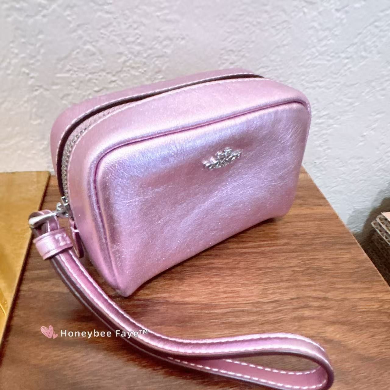 Coach Pouch Wristlet CW420 Size ONE SIZE - 3 Thumbnail