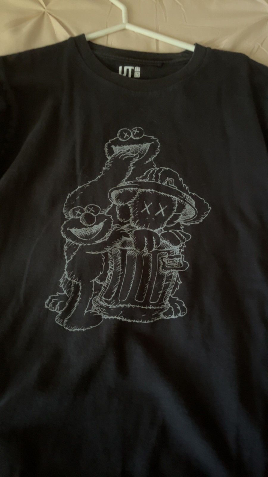 Kaws Kaws Sesame Street tee Size US S / EU 44-46 / 1 - 1 Thumbnail