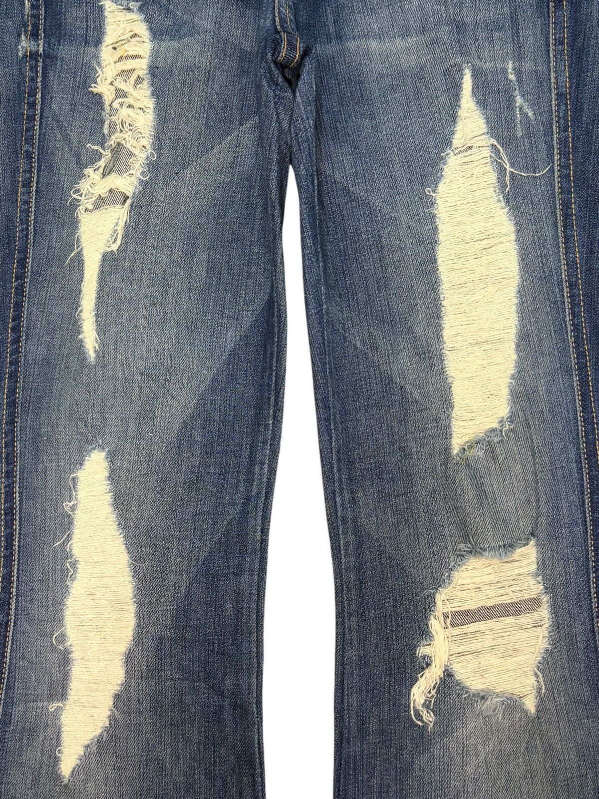 7 For All Mankind Vintage 7 For All Mankind Distress Low Rise Flare Jeans Size 27" / US 4 / IT 40 - 3 Thumbnail