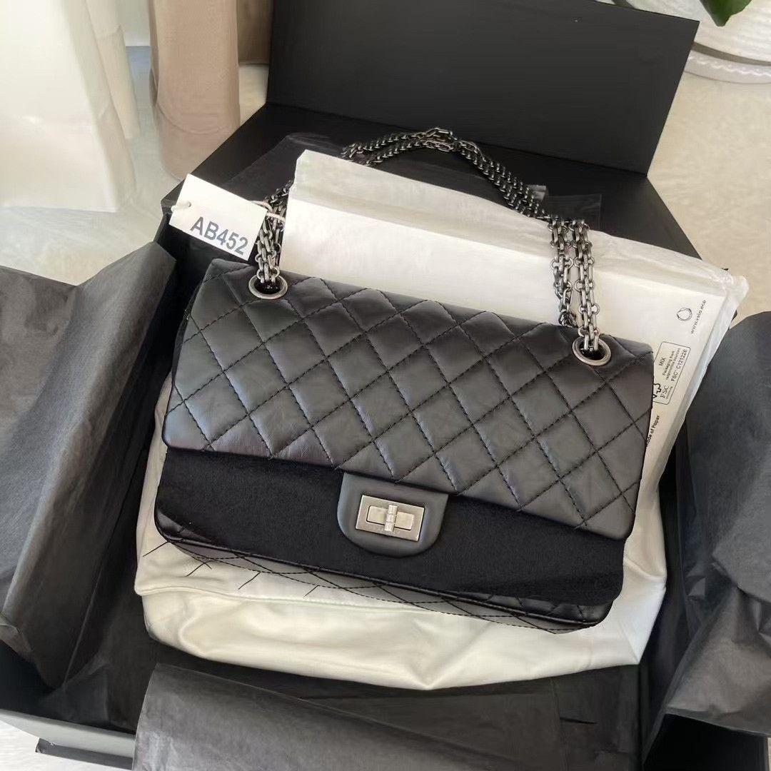 Chanel Pre-loved Bag Very good condition Size ONE SIZE - 1 Thumbnail