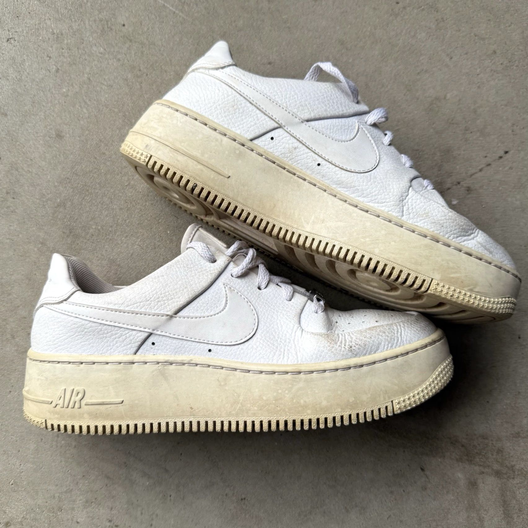 Nike Nike Air Force 1 Sage Low Women's Size 9.5 Sneakers Triple White AR5339-100 Size US 7 / IT 37 - 2 Thumbnail