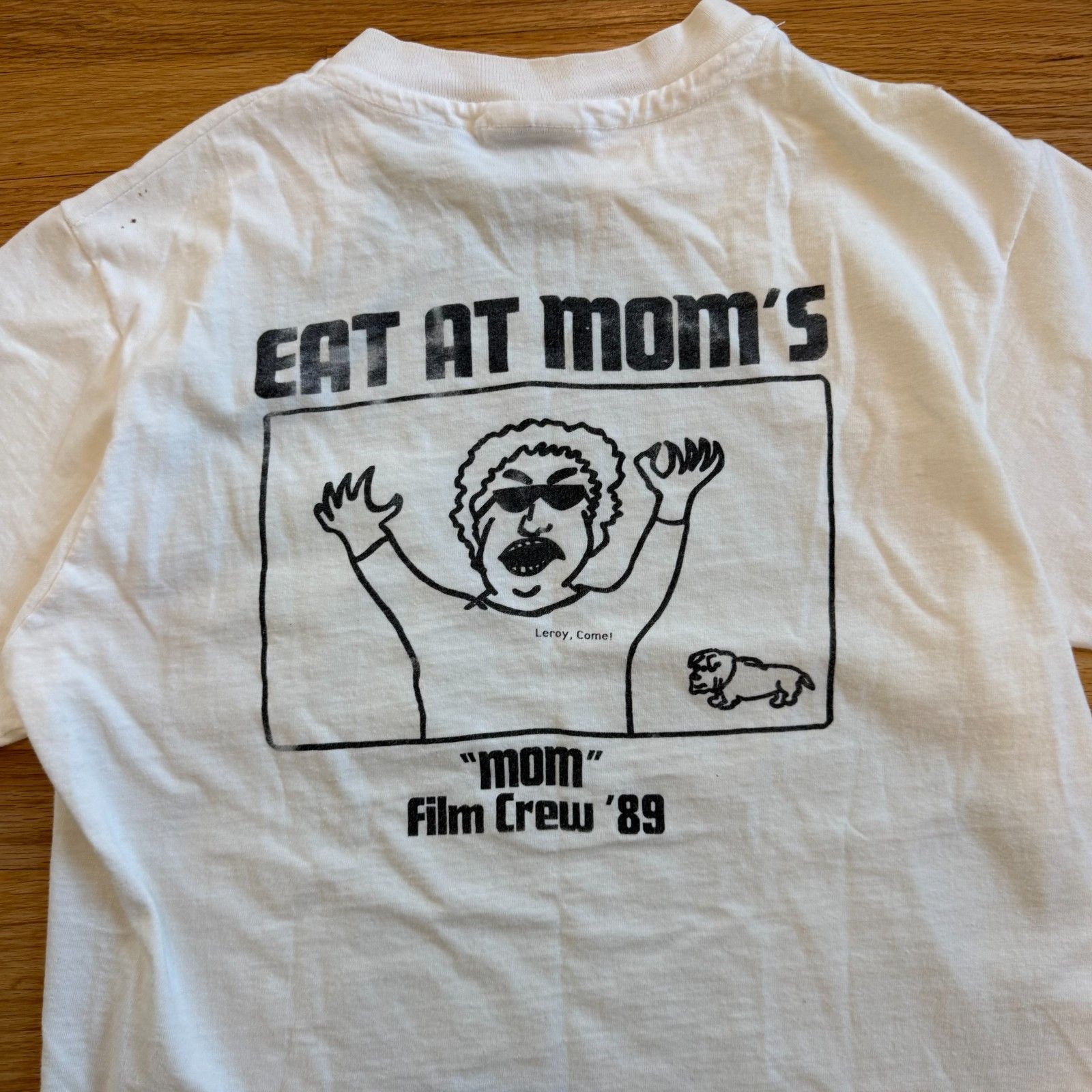 Vintage Vintage 1989 Eat at "Mom's" Film Crew T-Shirt Size US M / EU 48-50 / 2 - 3 Thumbnail