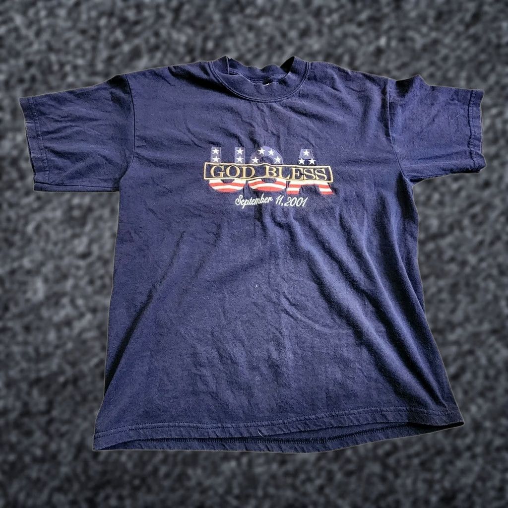 Gildan VINTAGE Gildan T-Shirt USA 9/11 Embroidered God Bless USA Twin Towers Crew Neck Short Sleeve Blue M Adult Mens Size US M / EU 48-50 / 2 - 1 Thumbnail