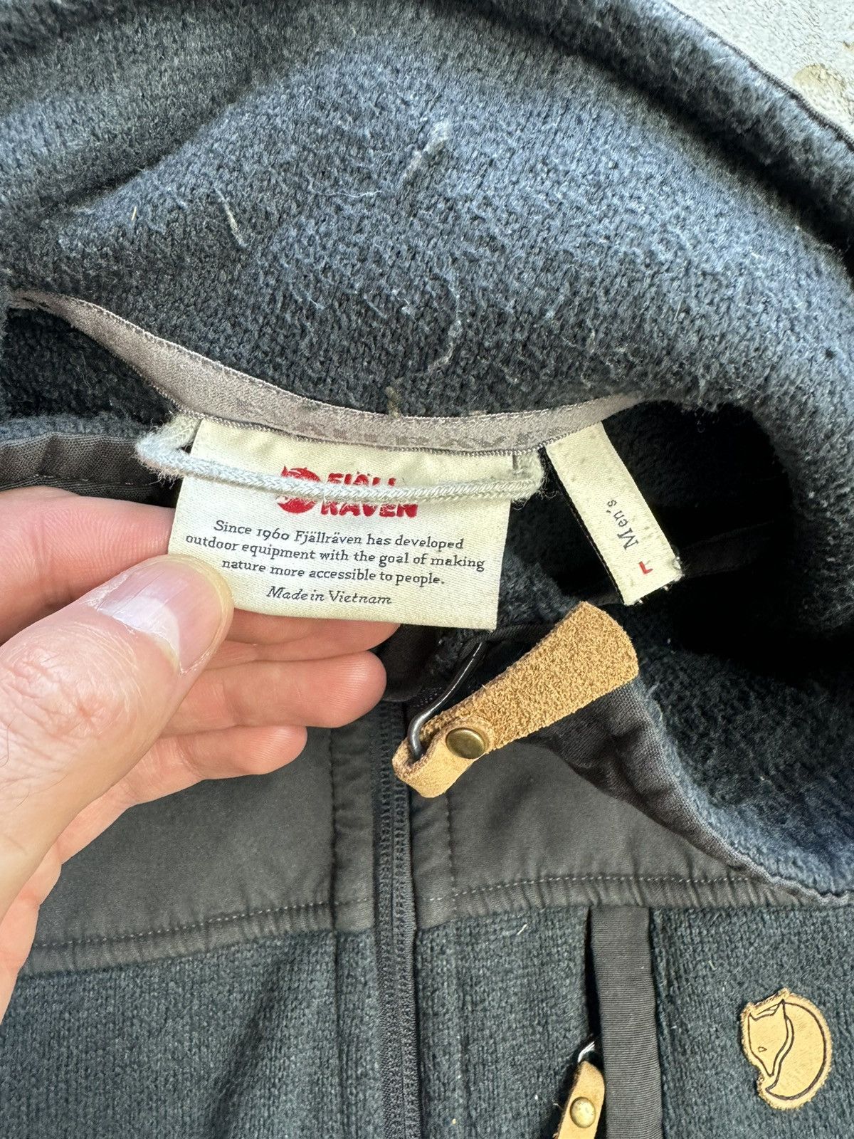 Fjallraven × Vintage Vintage Khaki Fjallraven Fleece Vest Size US L / EU 52-54 / 3 - 4 Thumbnail