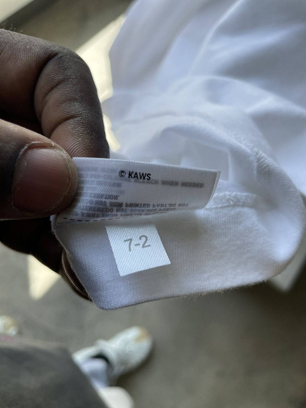 Kaws KAWS x Uniqlo Gone Tee Size US M / EU 48-50 / 2 - 6 Thumbnail