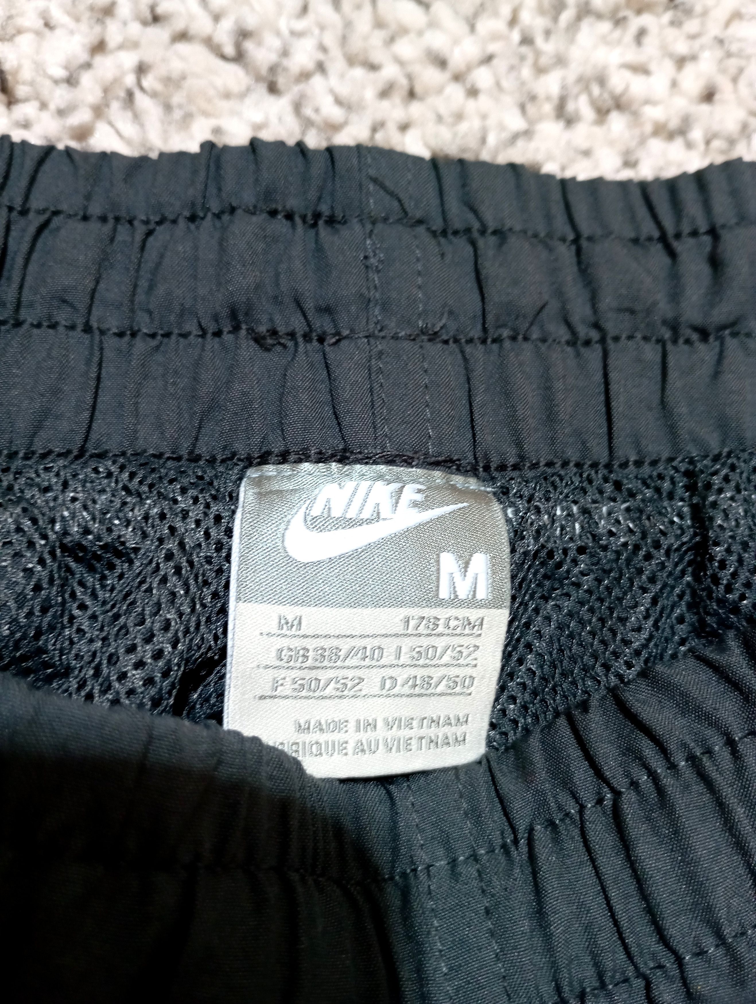 Nike Nike Vintage Nylon Track Pants Baggy Swoosh Drill Y2K Size US 32 / EU 48 - 4 Thumbnail