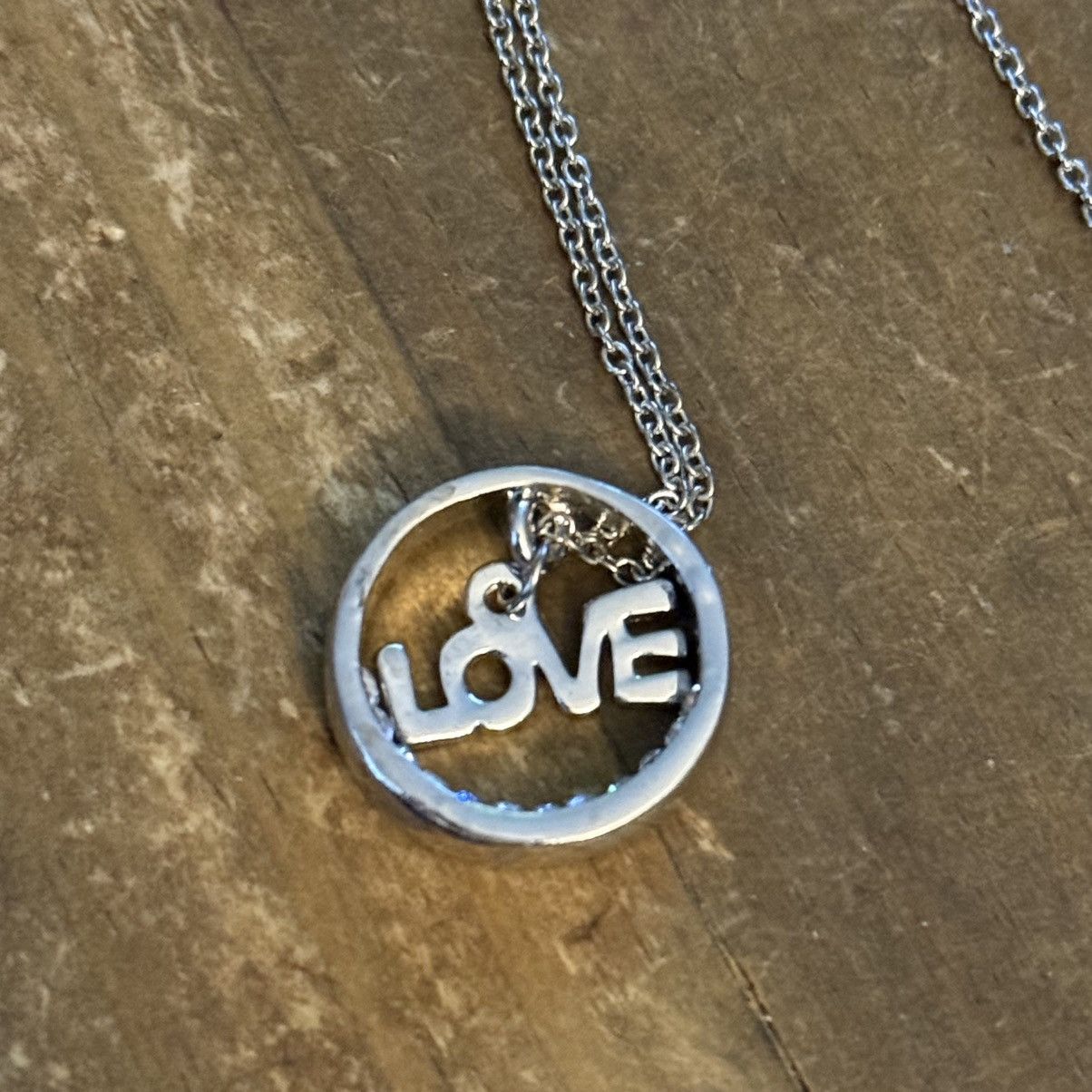 Other Silver tone Love pendant necklace Size ONE SIZE - 4 Thumbnail