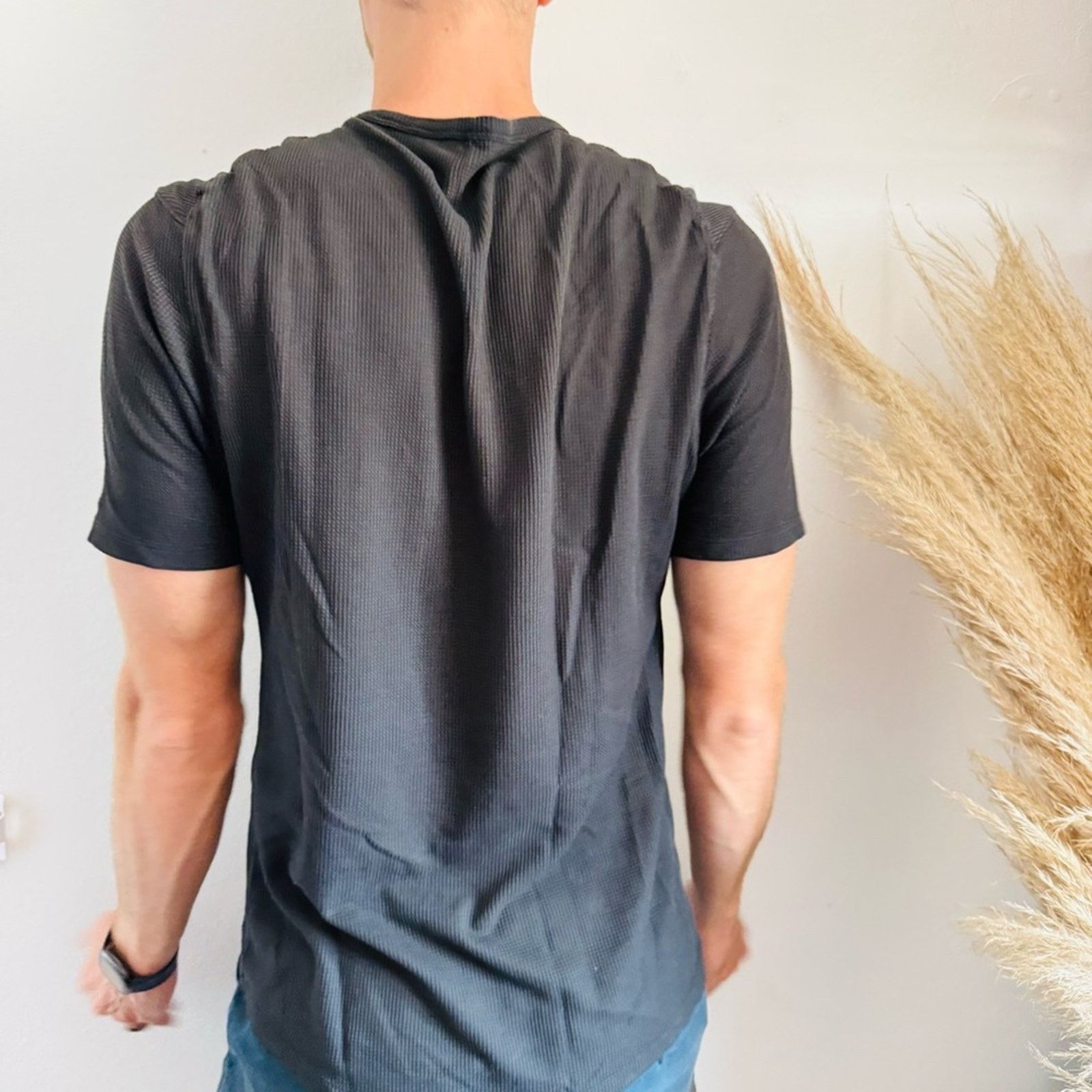 Lululemon MEN LULULEMON Black Graphite Waffle Knit Gym Tee Shirt Top Size US S / EU 44-46 / 1 - 11 Thumbnail