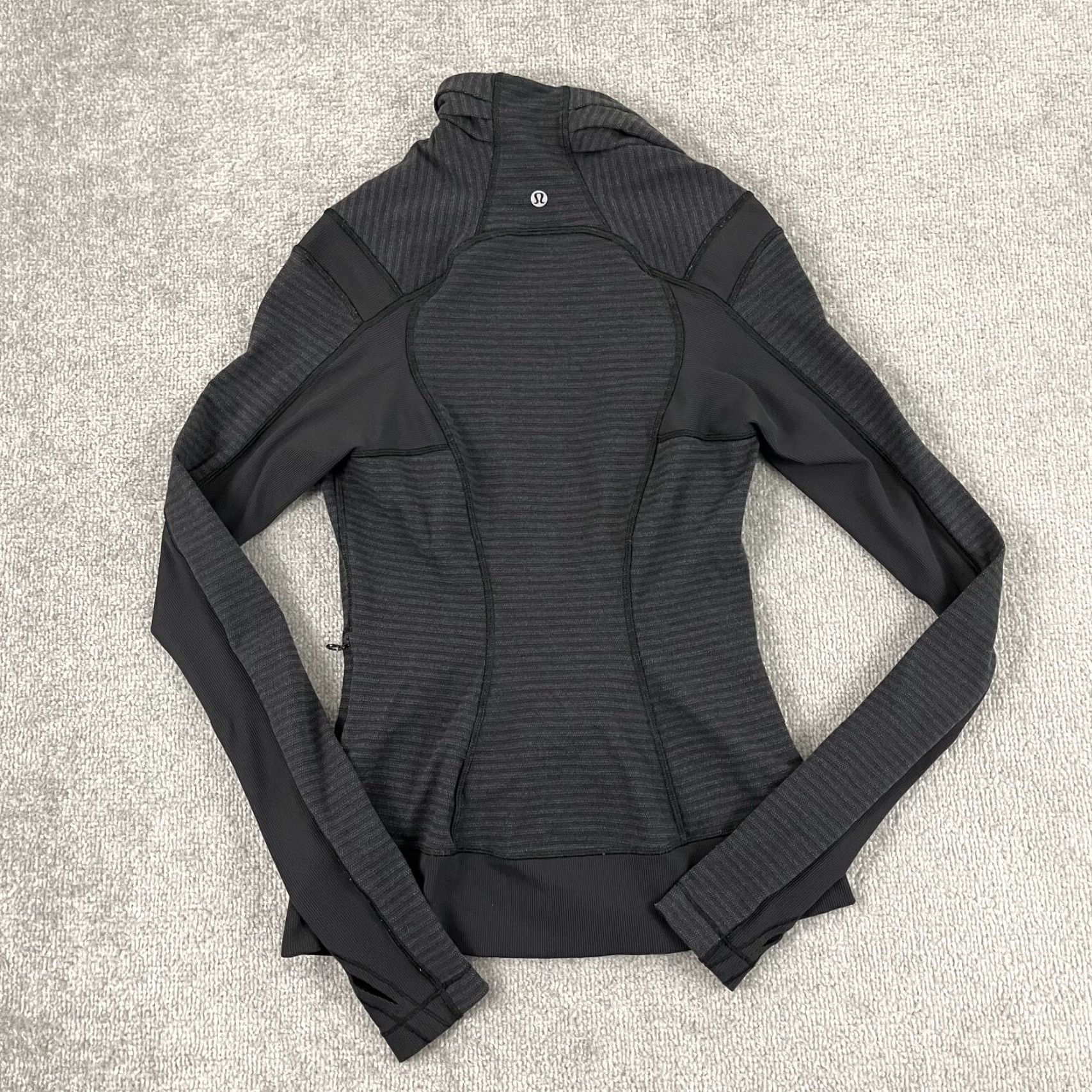 Lululemon VINTAGE? No — Omit if not vintage. (We must not add information.) Size S / US 4 / IT 40 - 2 Thumbnail