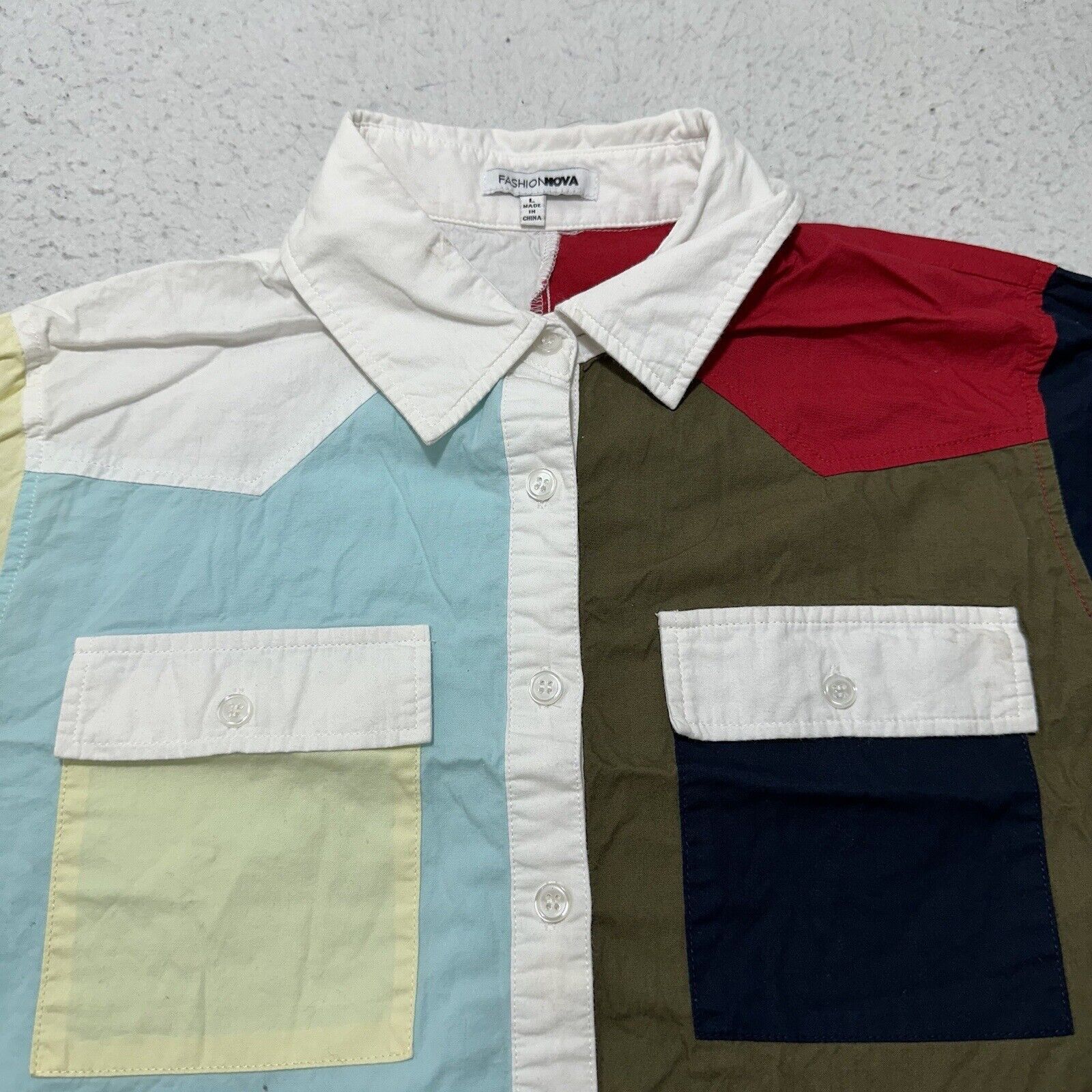 Other Fashion Nova Large Cropped Button Down Shirt Colorblock Size L / US 10 / IT 46 - 2 Thumbnail