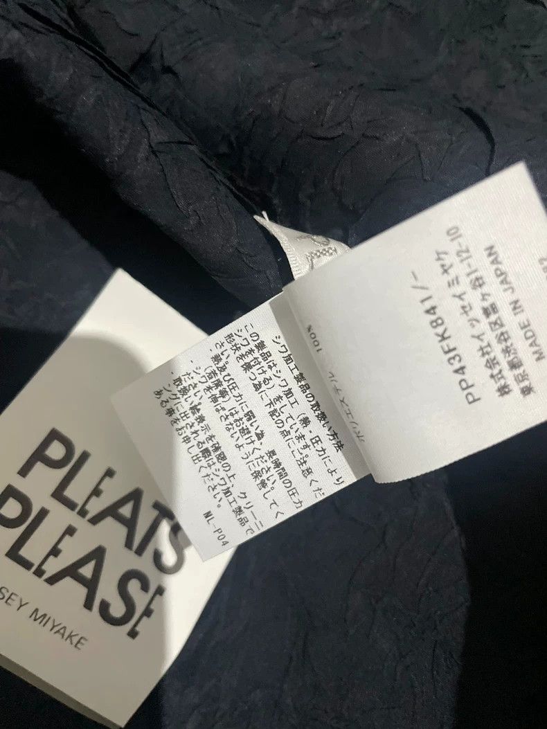 Issey Miyake Issey Miyake size:one size Black round-neck long sleeves Size S / US 4 / IT 40 - 7 Thumbnail