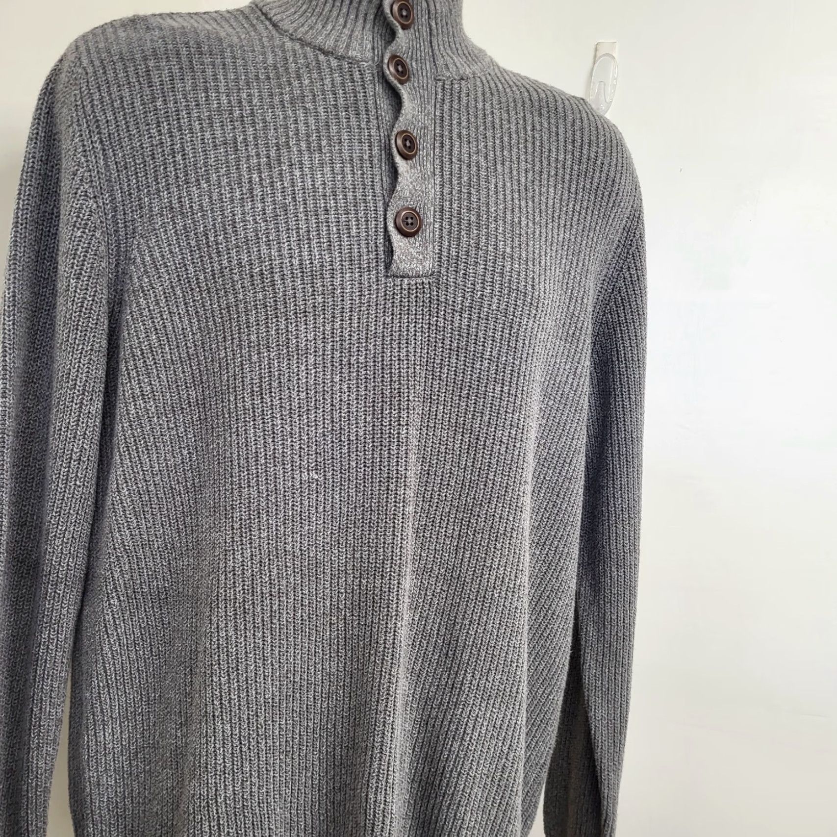 Vintage GH Bass Mens Henley Sweater Large Gray Sherpa Lined Collar Long Sleeve 4 Button Size US L / EU 52-54 / 3 - 3 Thumbnail