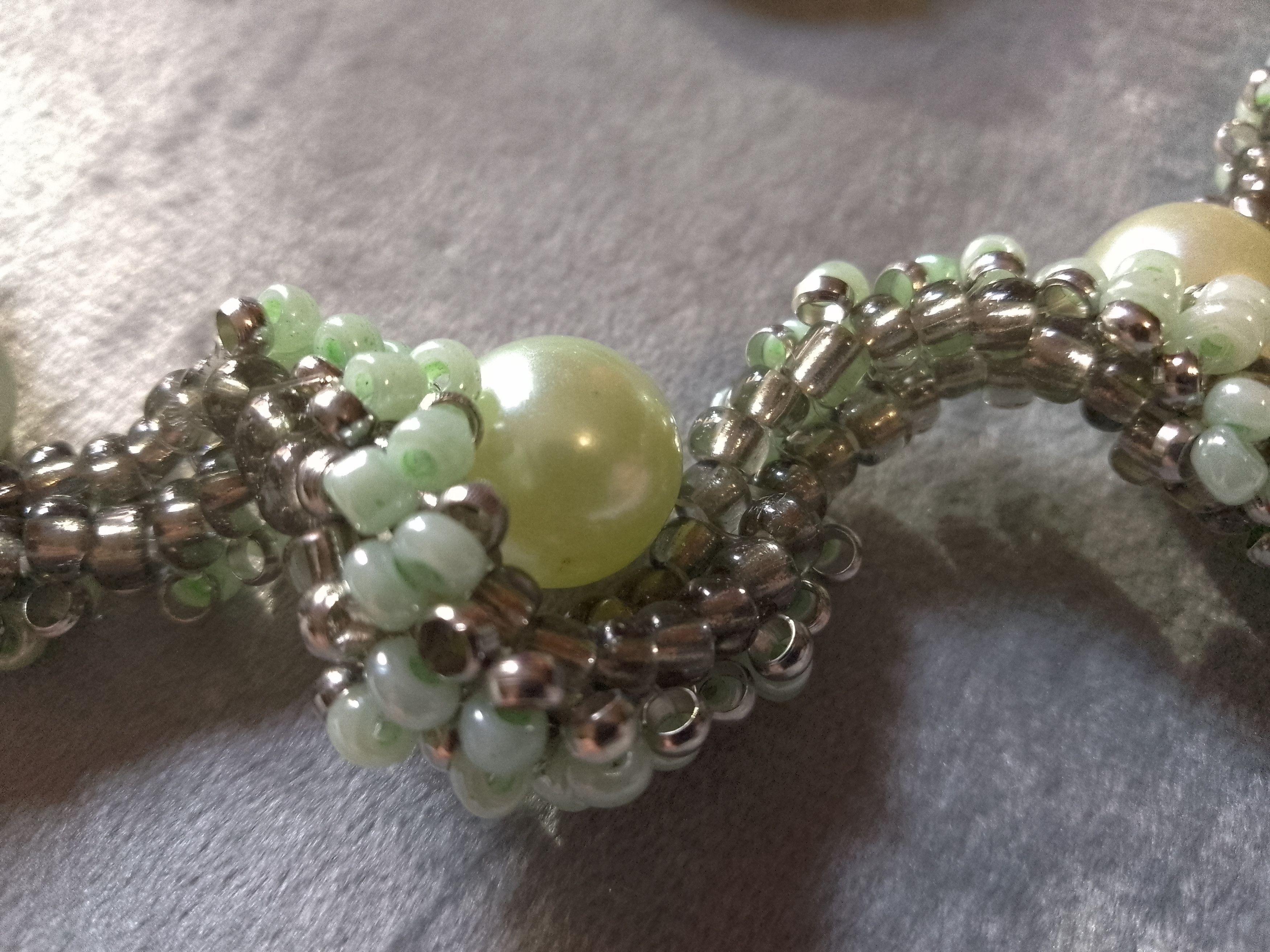 Handmade Necklace Green Pearls Wavy Pattern Elegant Vintage style Size ONE SIZE - 8 Thumbnail